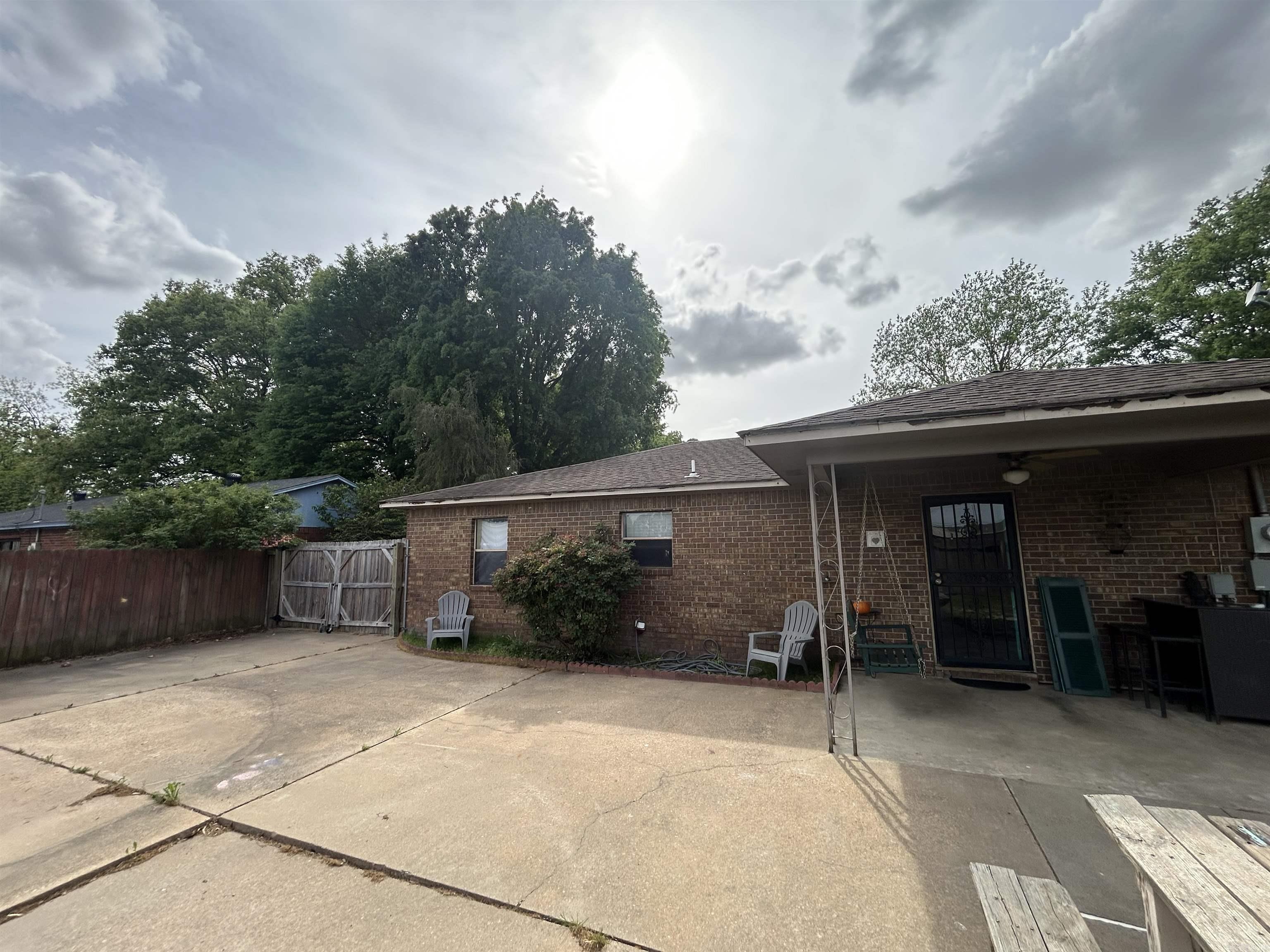 RUTH MEYER - Residential