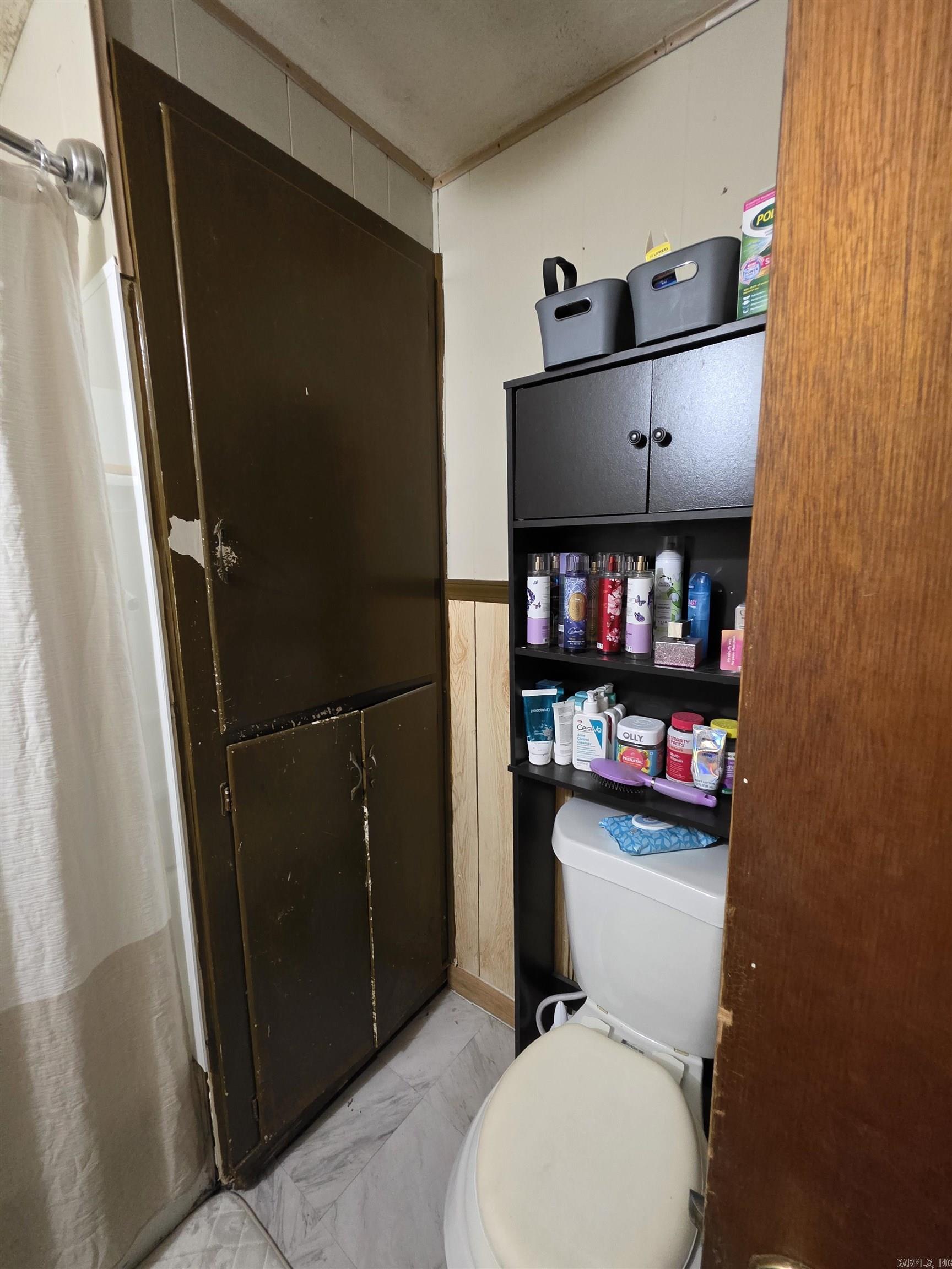 Halls Second - Residential