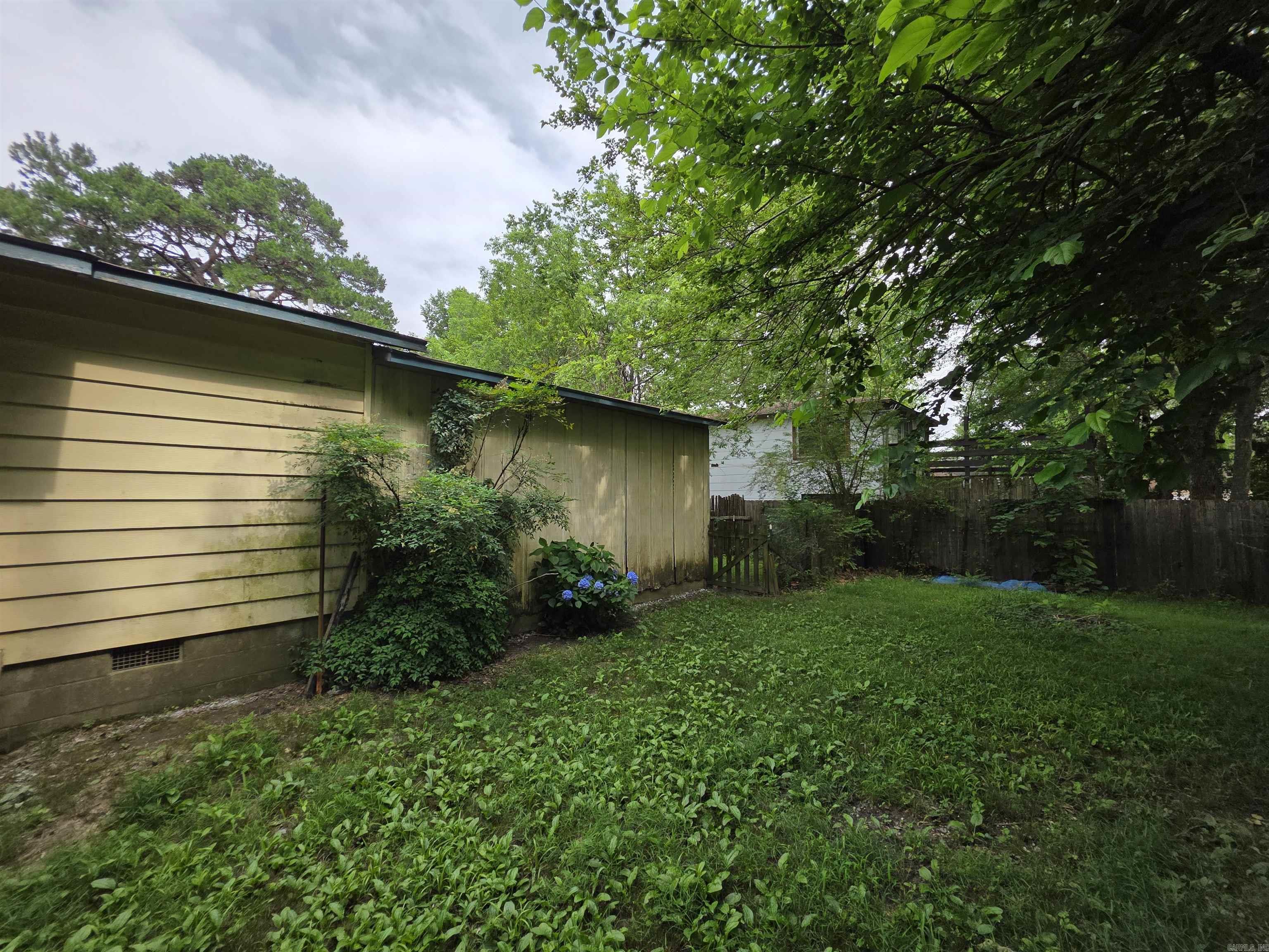 Halls Second - Residential