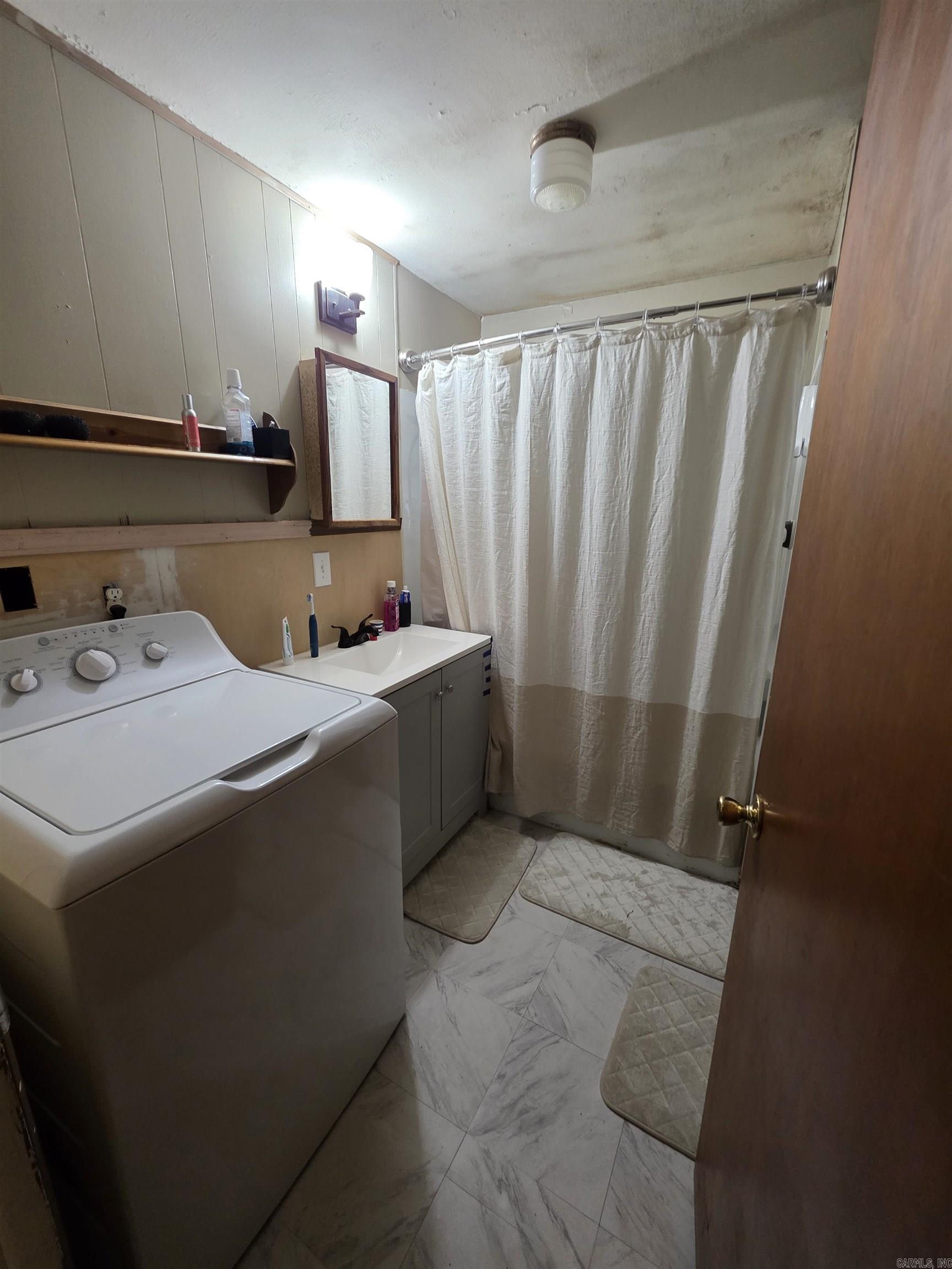 Halls Second - Residential