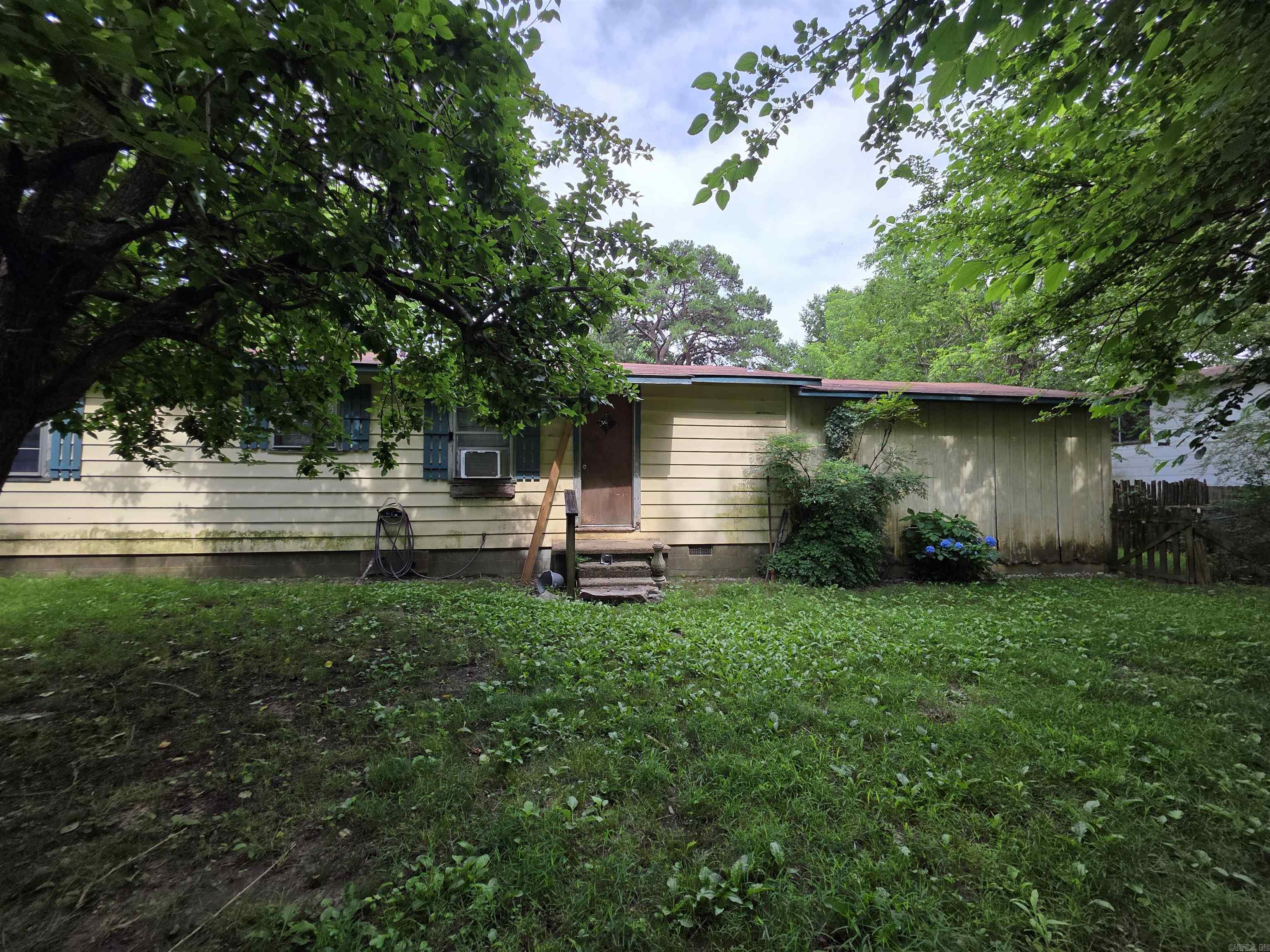 Halls Second - Residential