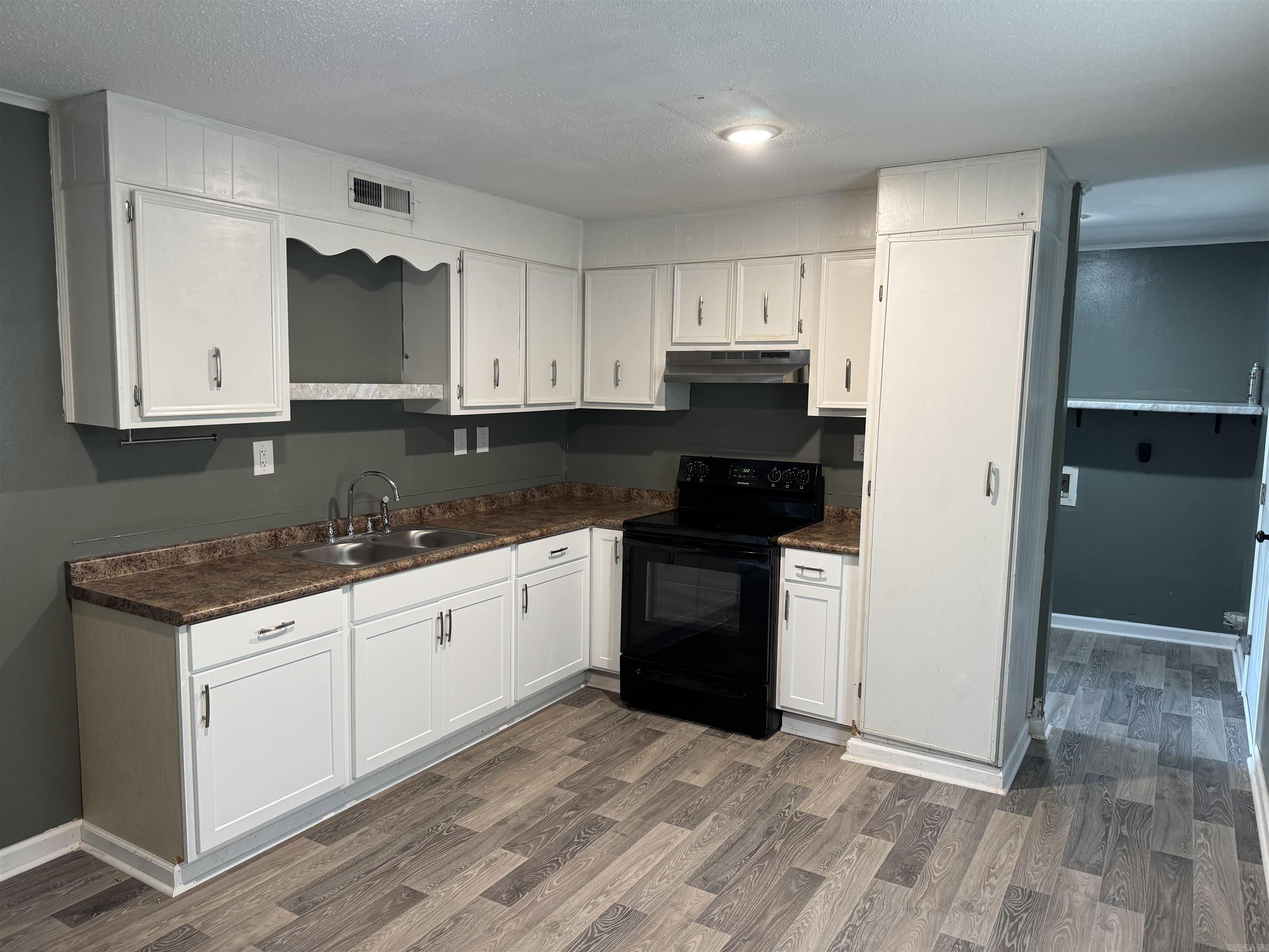 SHADY ACRES - Residential