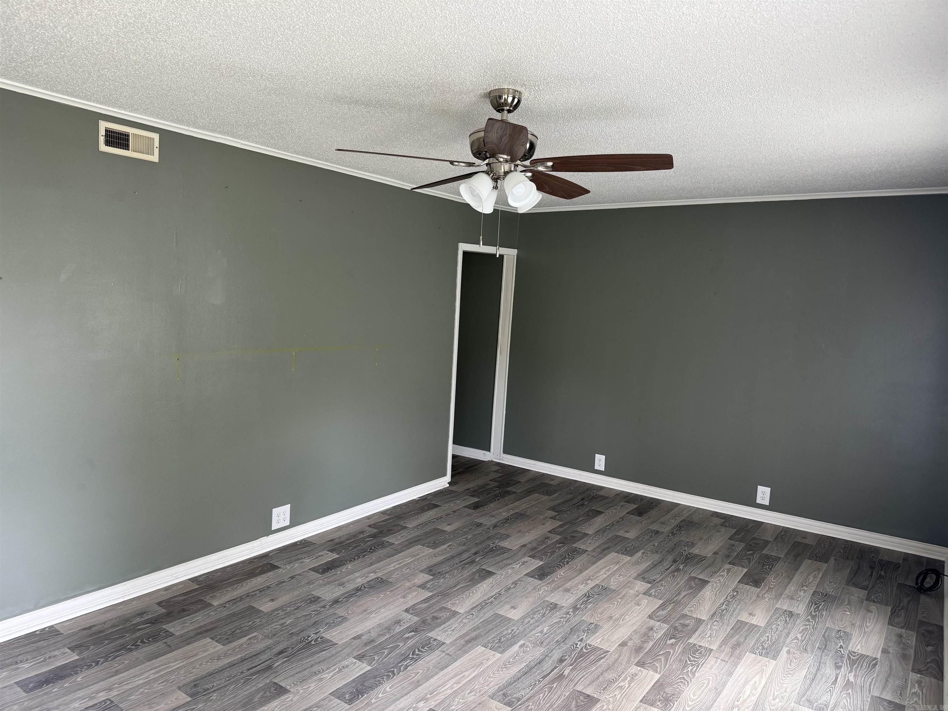 SHADY ACRES - Residential