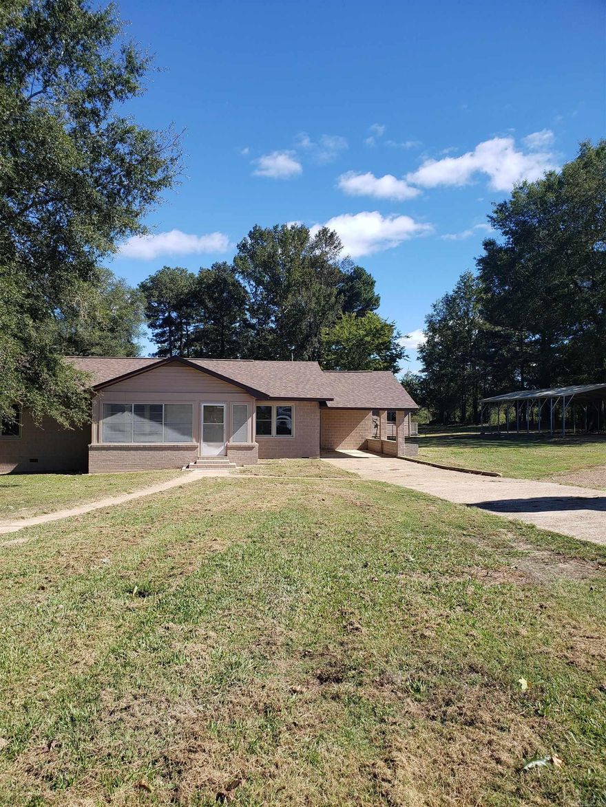 Completely upgraded and remodeled country cottage home plus a bonus tiny house with small shop on 4 acres. Just couple of miles out of DeQueen, AR great location with optional additional acreage available.