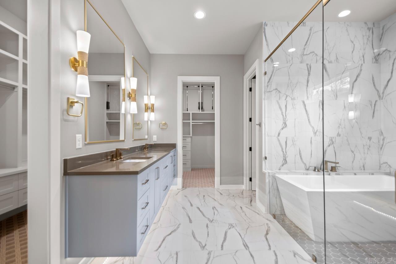 CHENAL VALLEY ABINGTON COURT - Residential