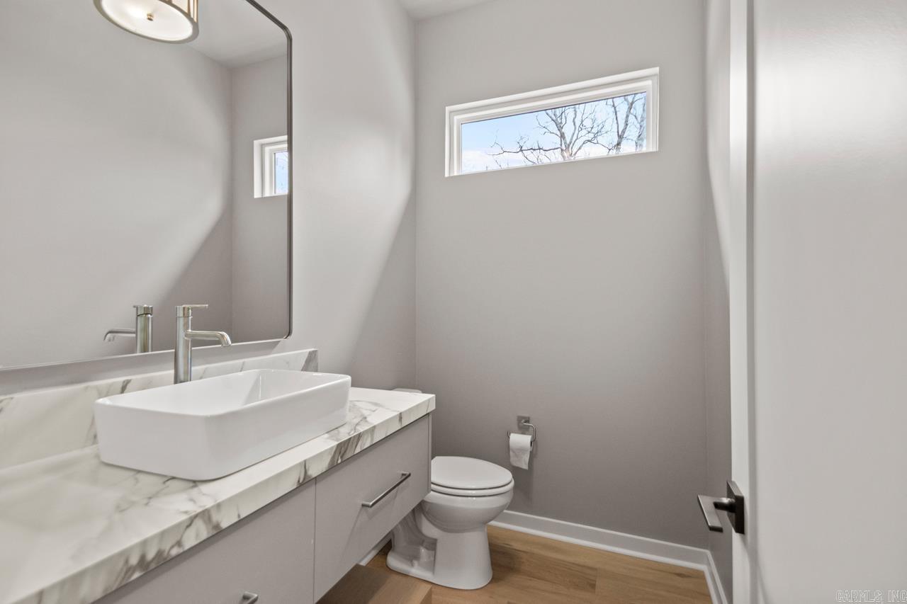 CHENAL VALLEY ABINGTON COURT - Residential