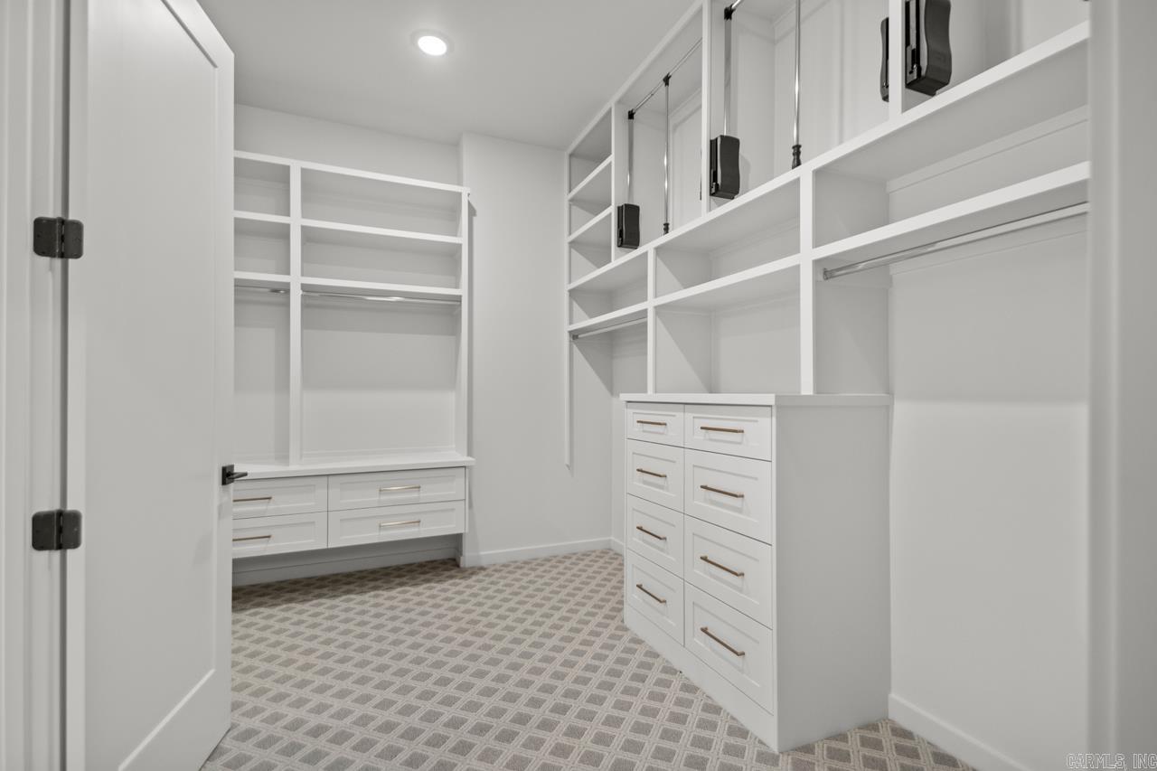 CHENAL VALLEY ABINGTON COURT - Residential