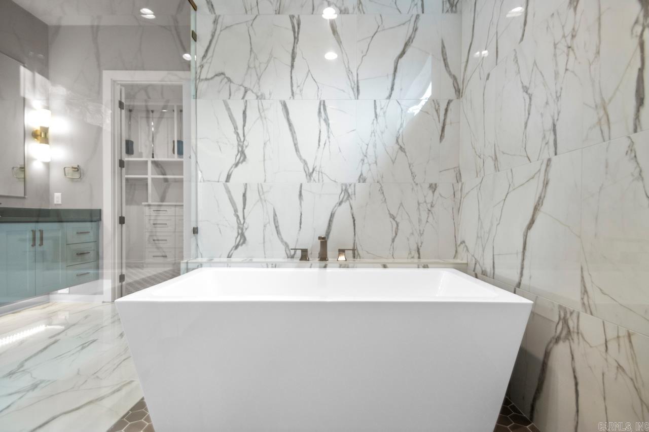 CHENAL VALLEY ABINGTON COURT - Residential