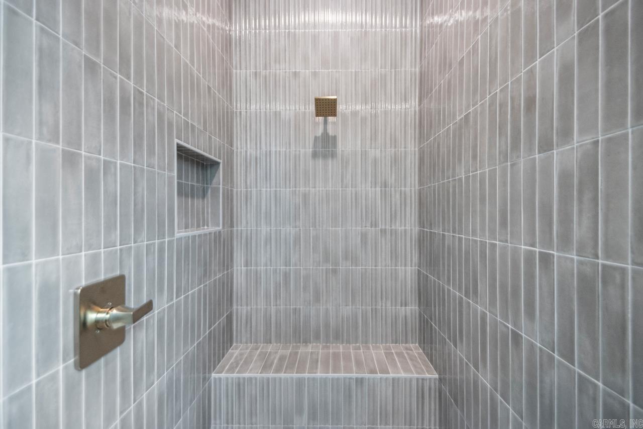 CHENAL VALLEY ABINGTON COURT - Residential