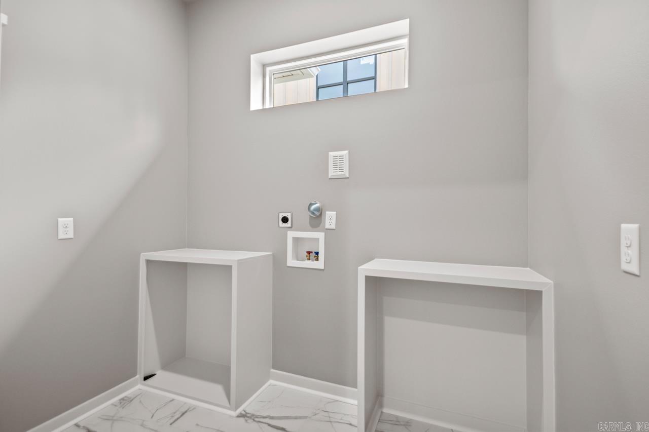 CHENAL VALLEY ABINGTON COURT - Residential