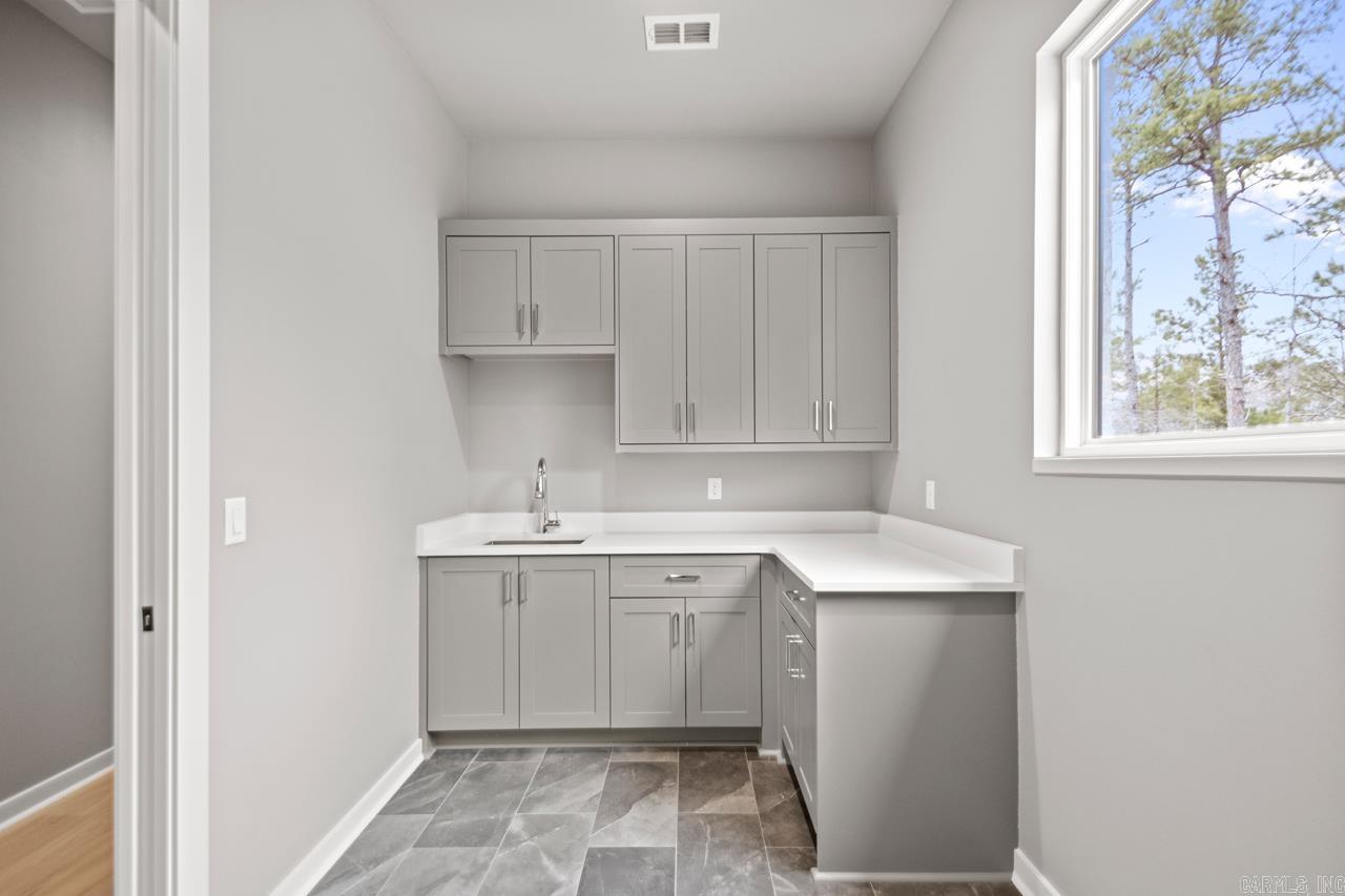 CHENAL VALLEY ABINGTON COURT - Residential