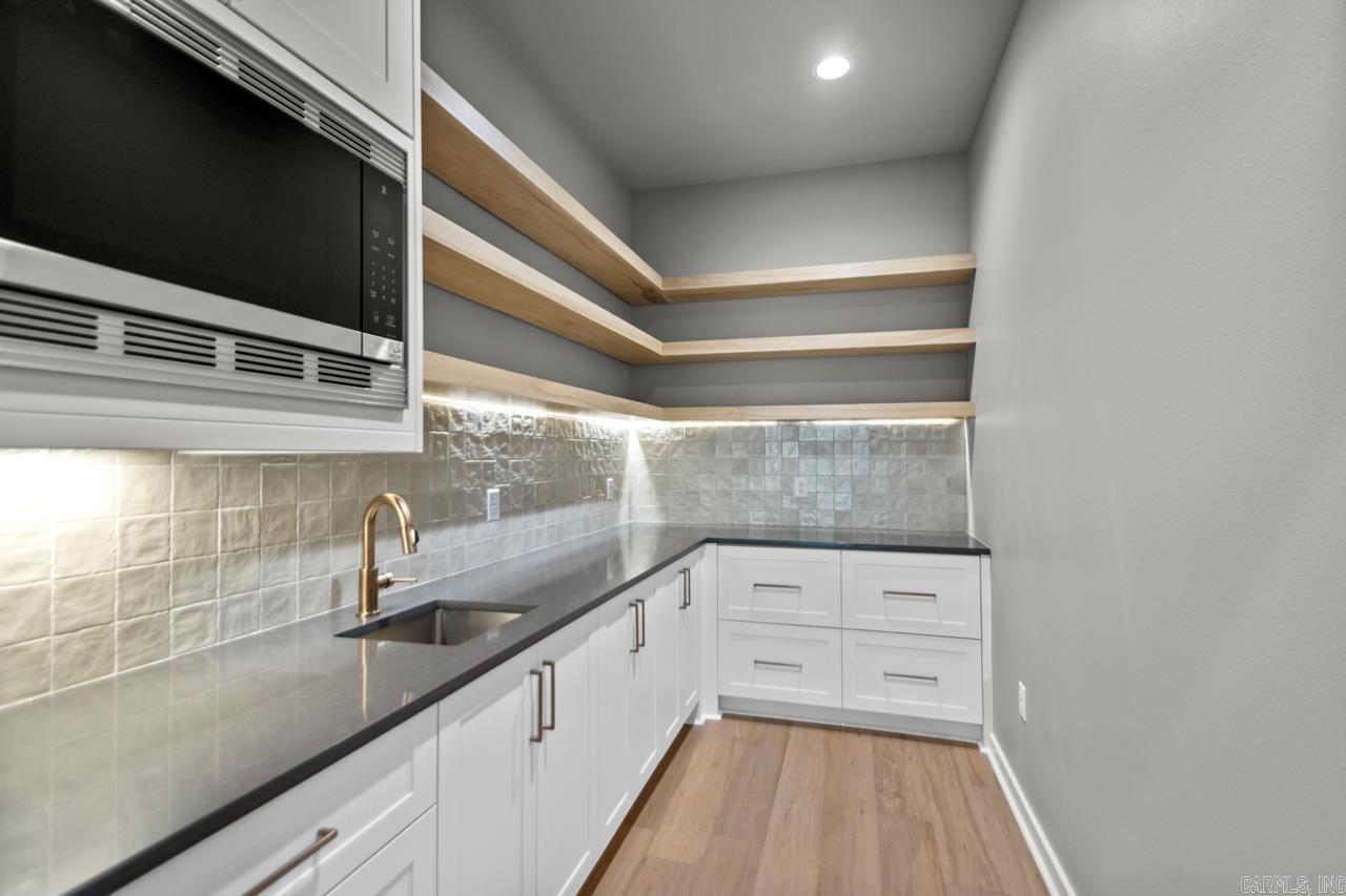 CHENAL VALLEY ABINGTON COURT - Residential