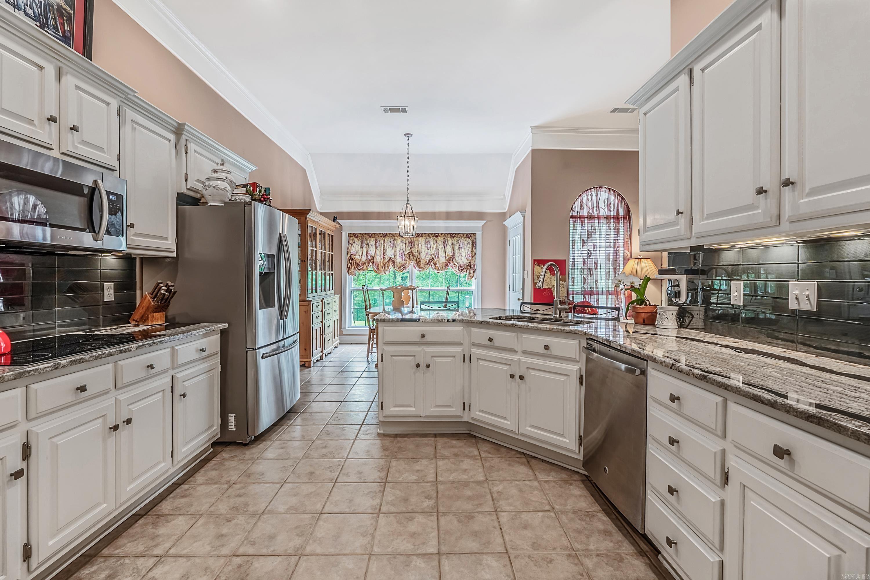 RIVER OAKS POINTE - Residential