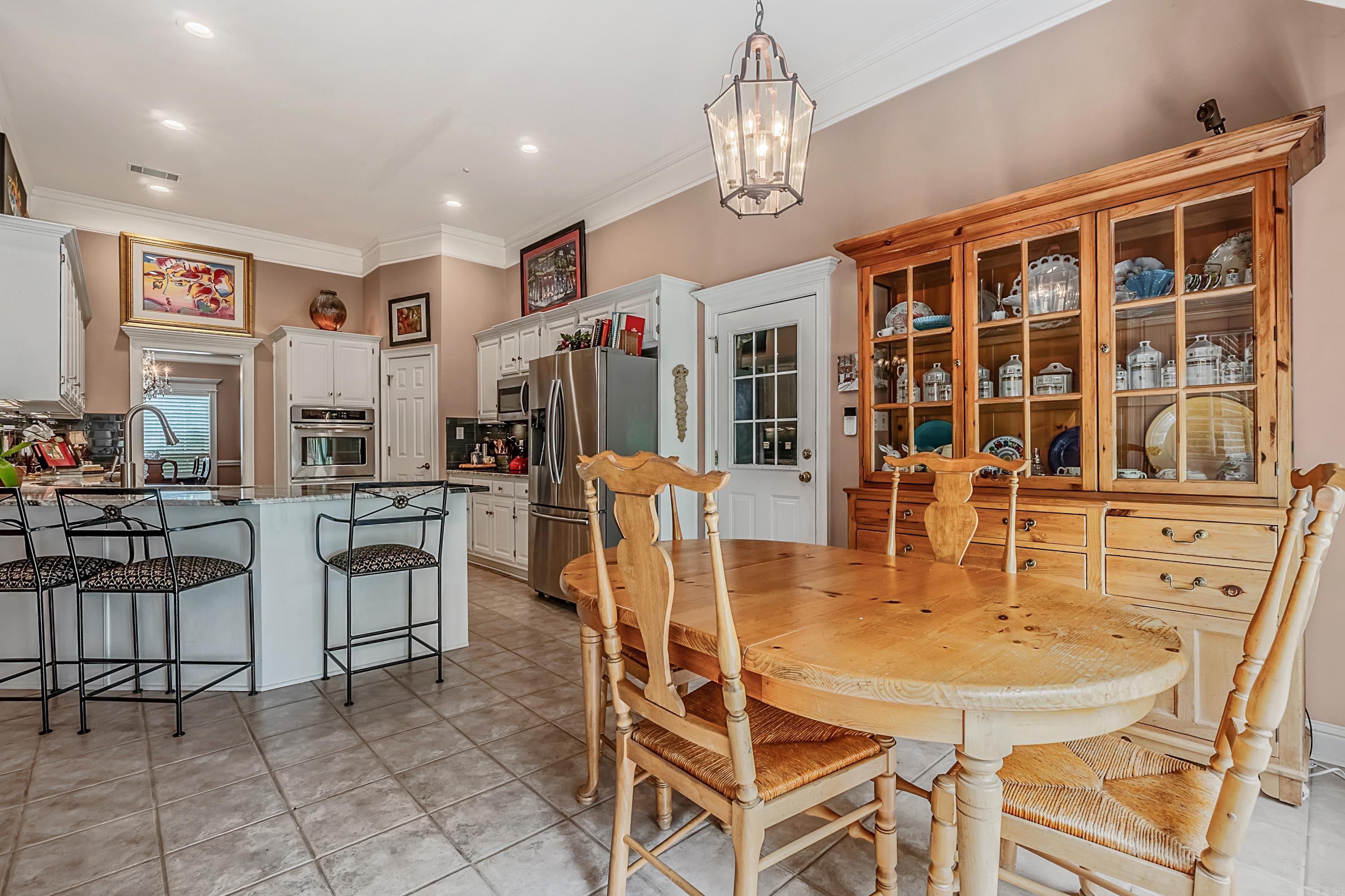 RIVER OAKS POINTE - Residential