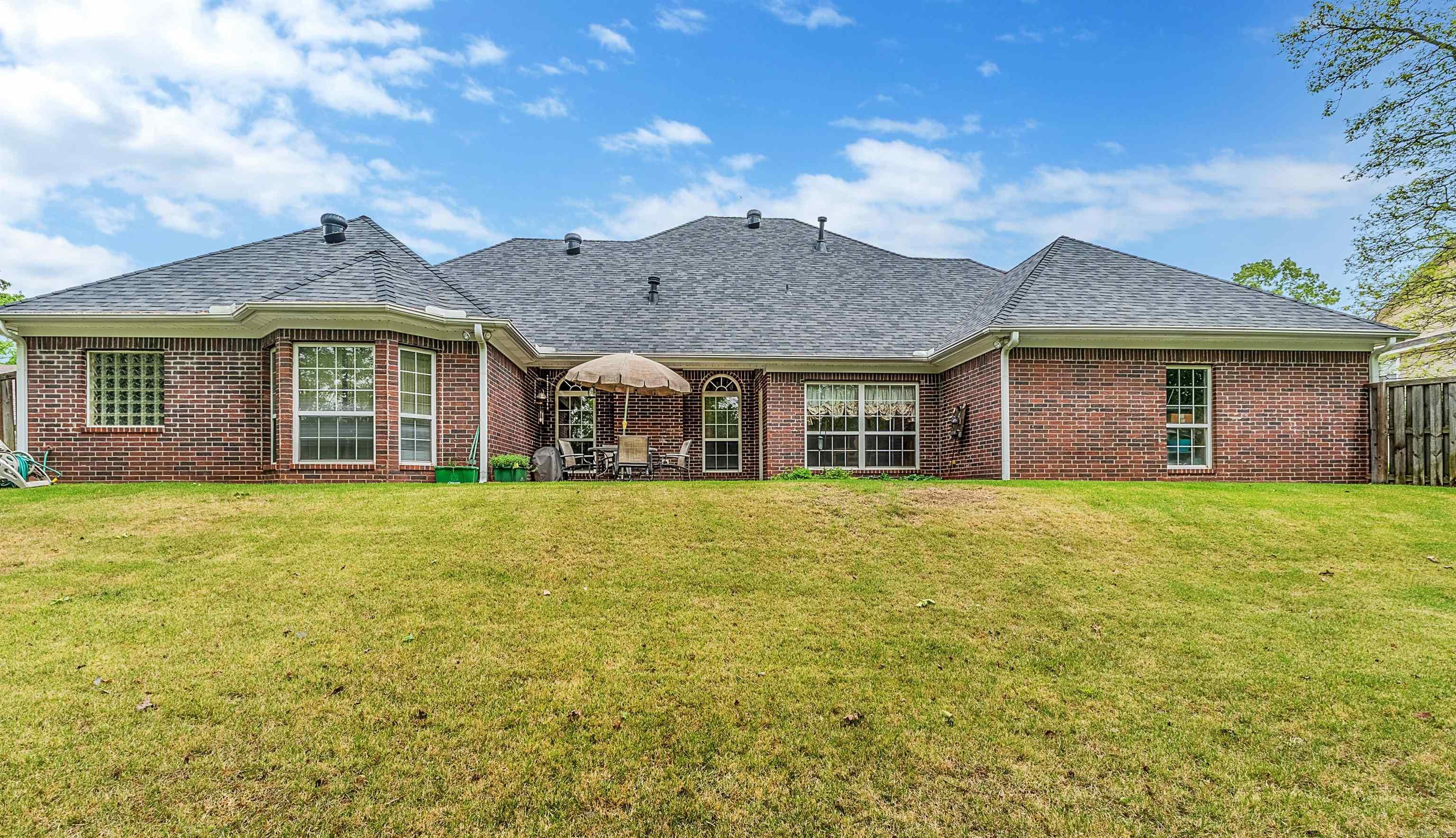 RIVER OAKS POINTE - Residential