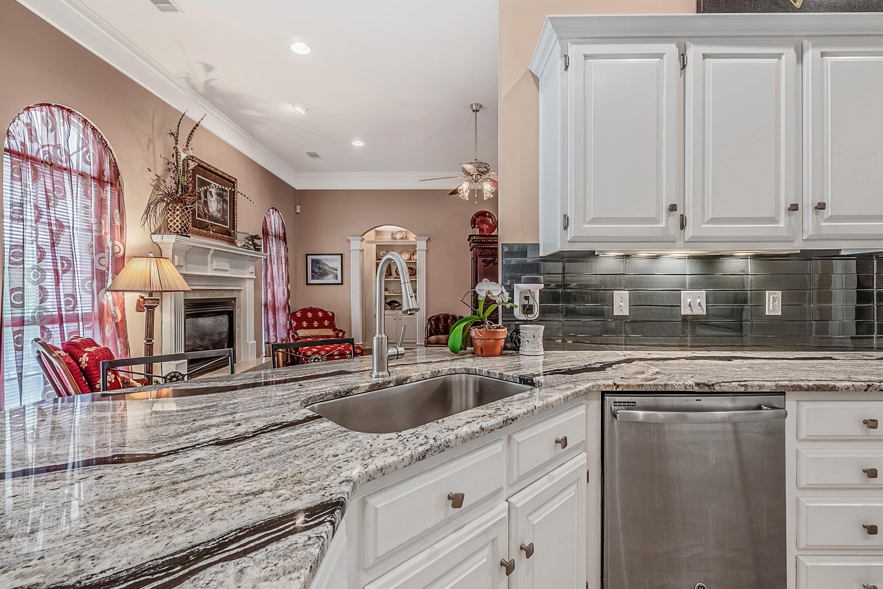 RIVER OAKS POINTE - Residential