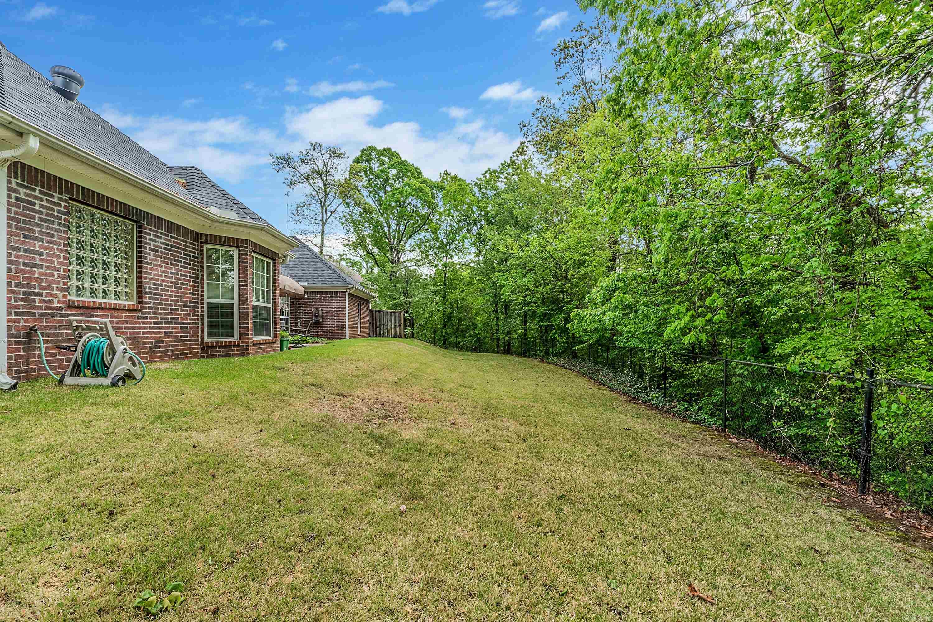 RIVER OAKS POINTE - Residential