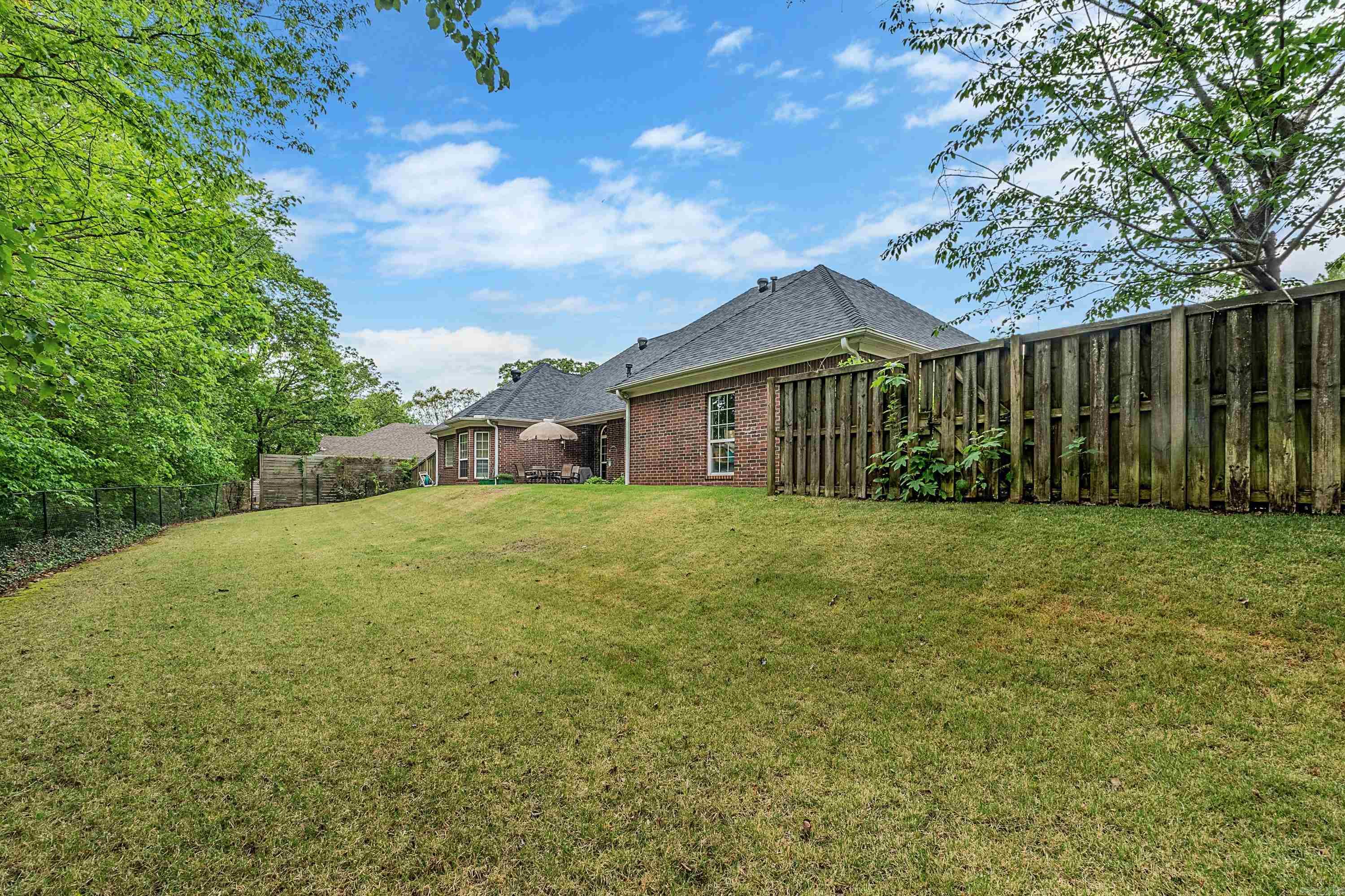 RIVER OAKS POINTE - Residential