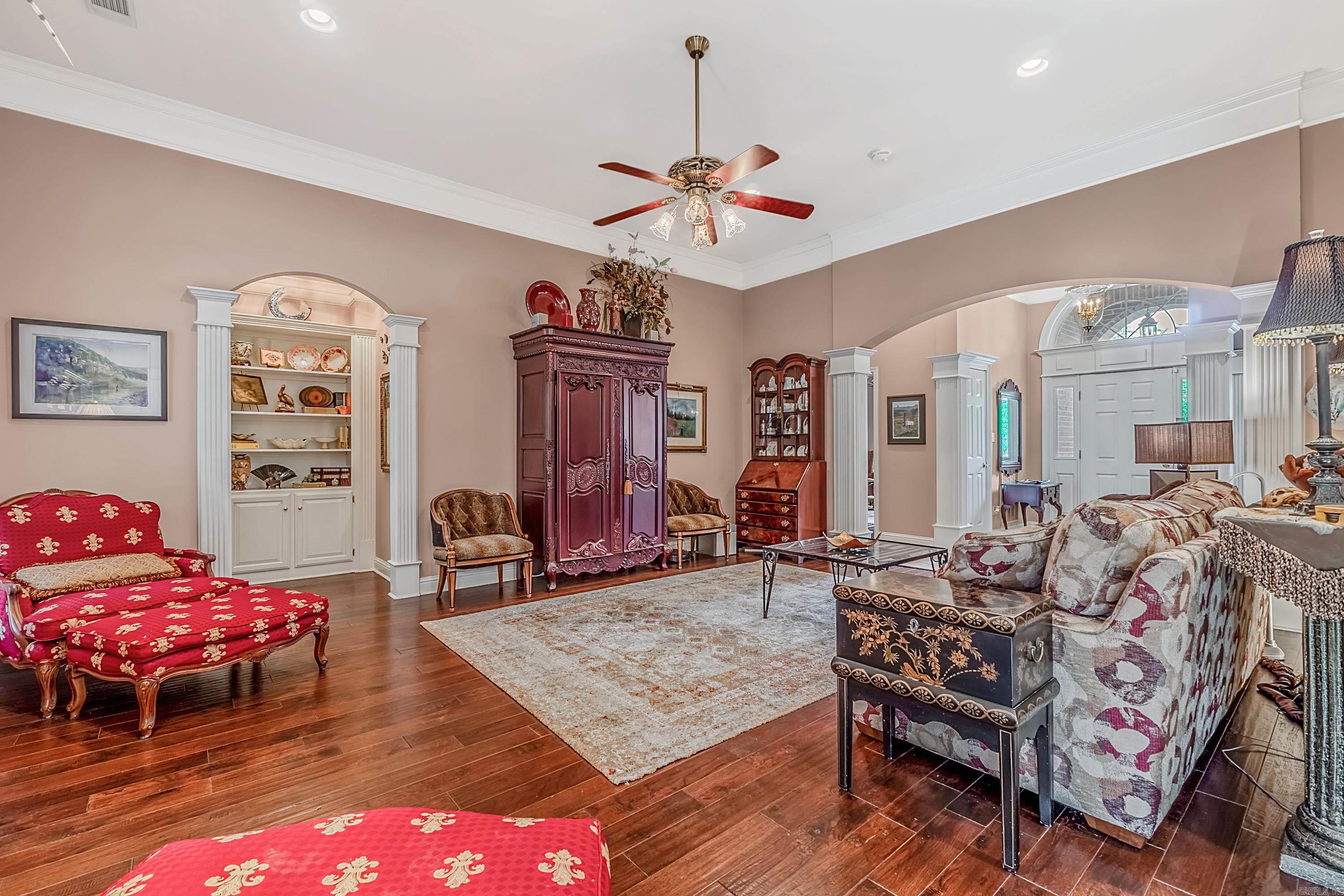 RIVER OAKS POINTE - Residential