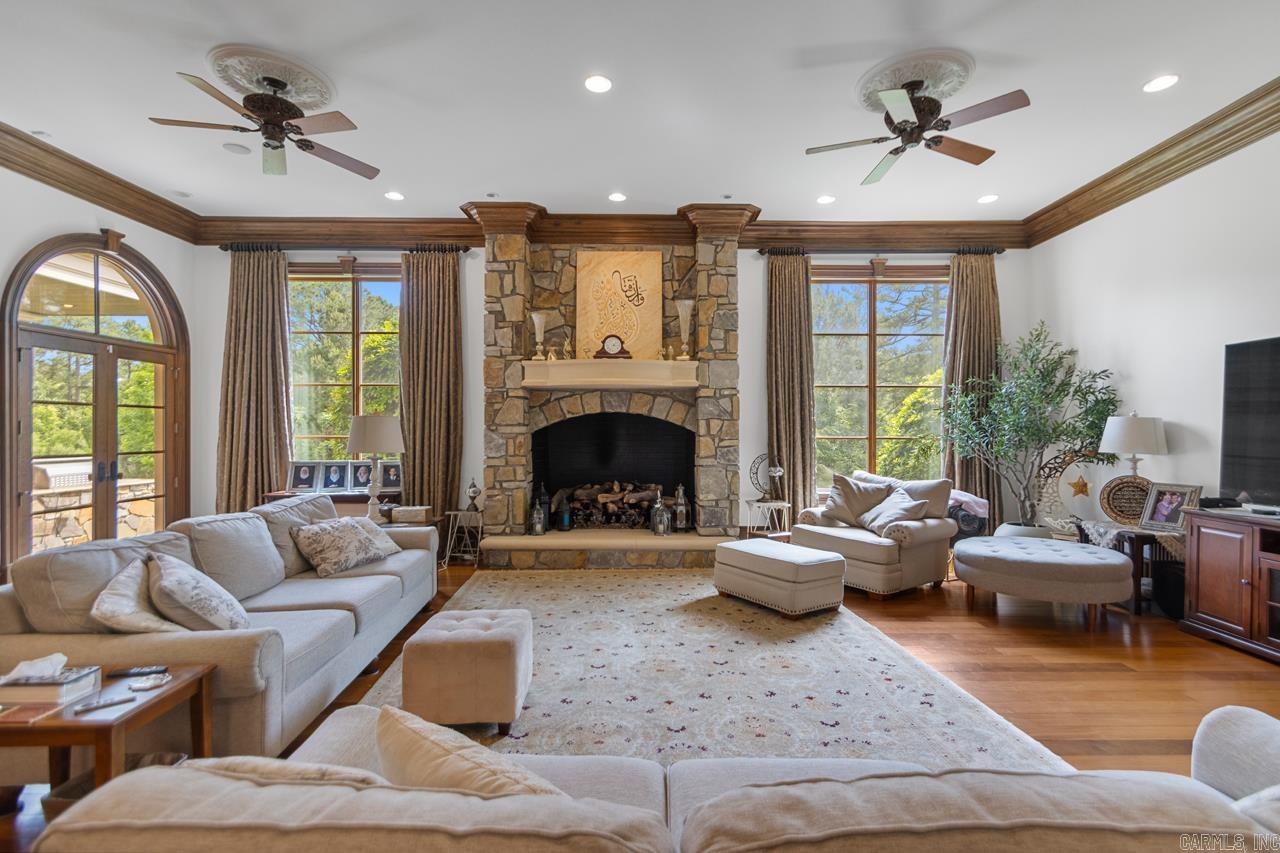 VALLEY FALLS ESTATES - Residential