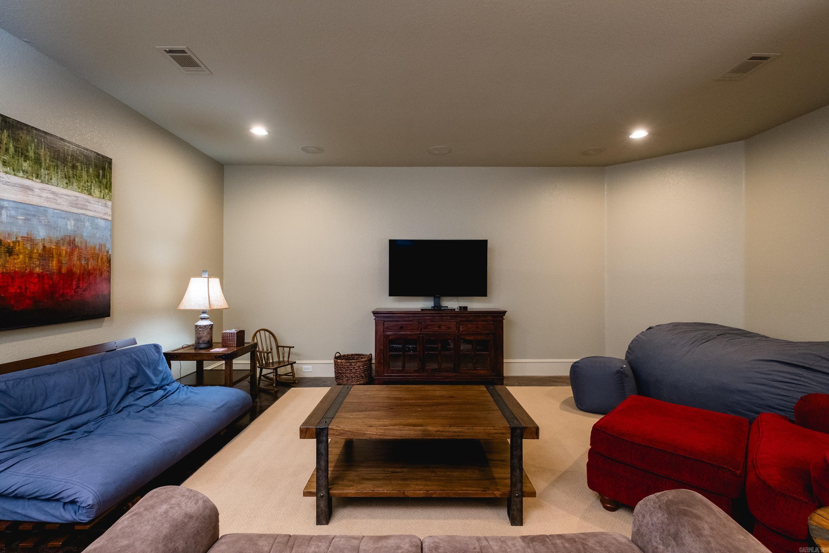 HICKORY POINTE ADDN - Residential