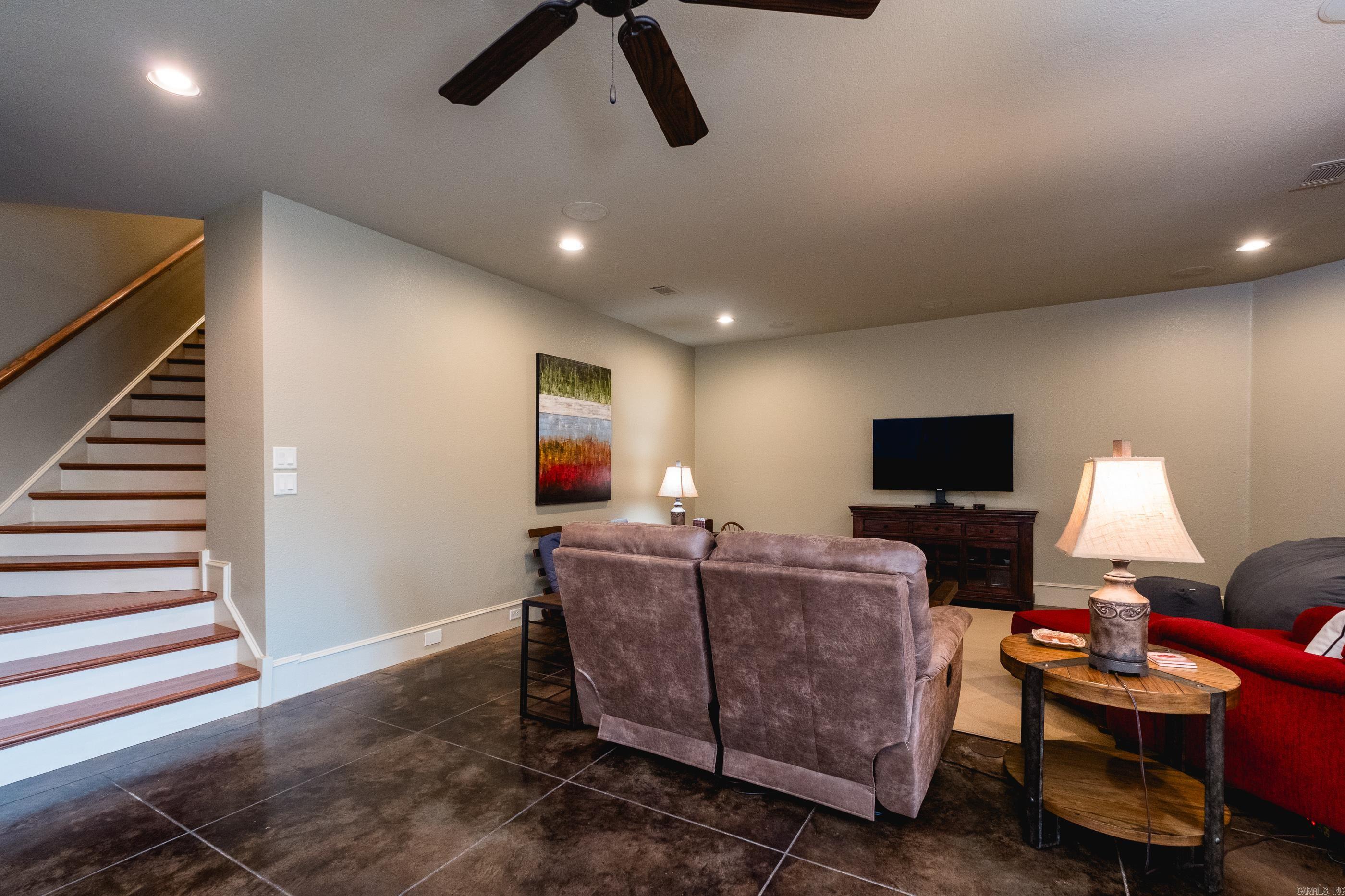 HICKORY POINTE ADDN - Residential