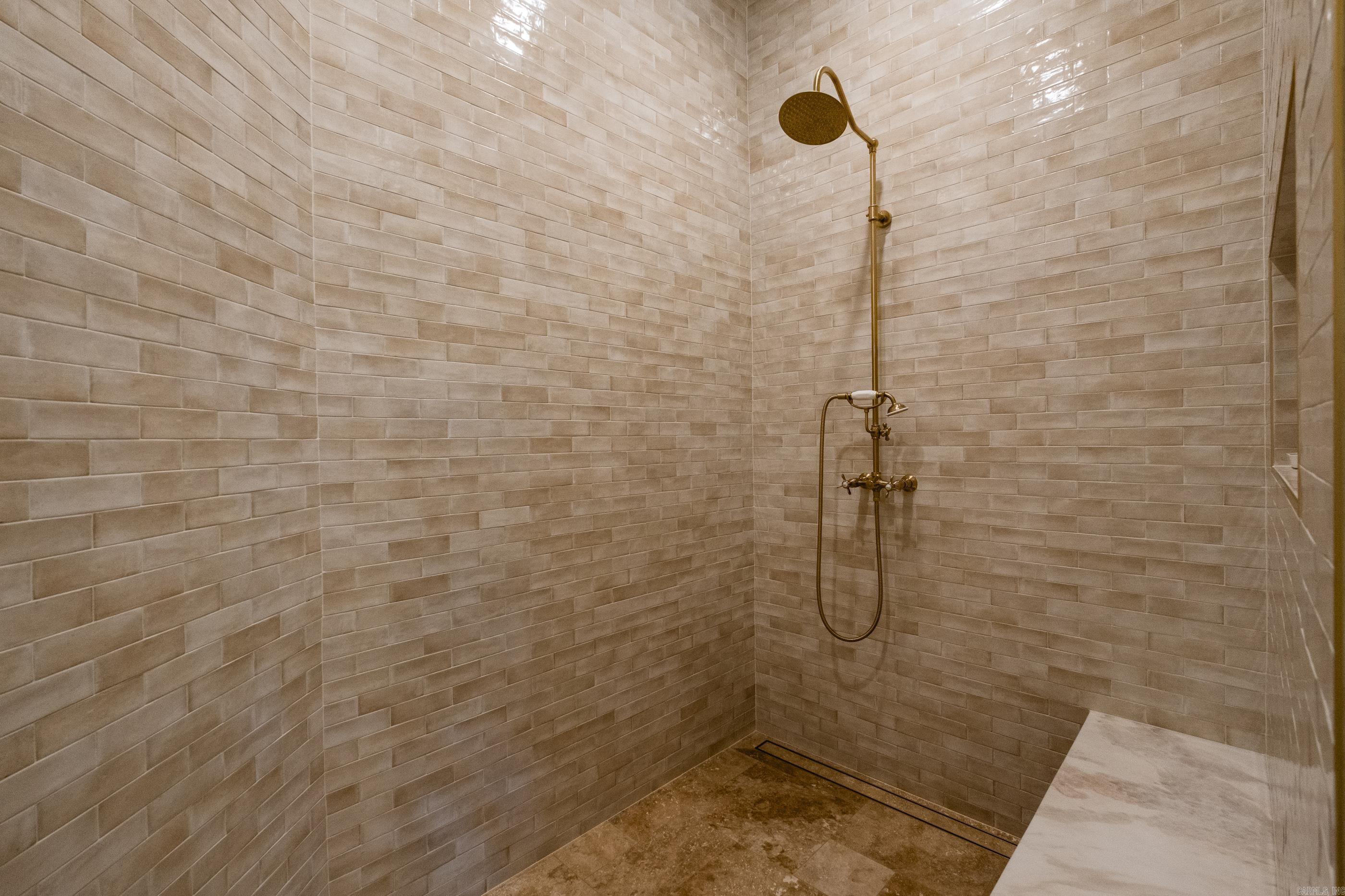 HICKORY POINTE ADDN - Residential