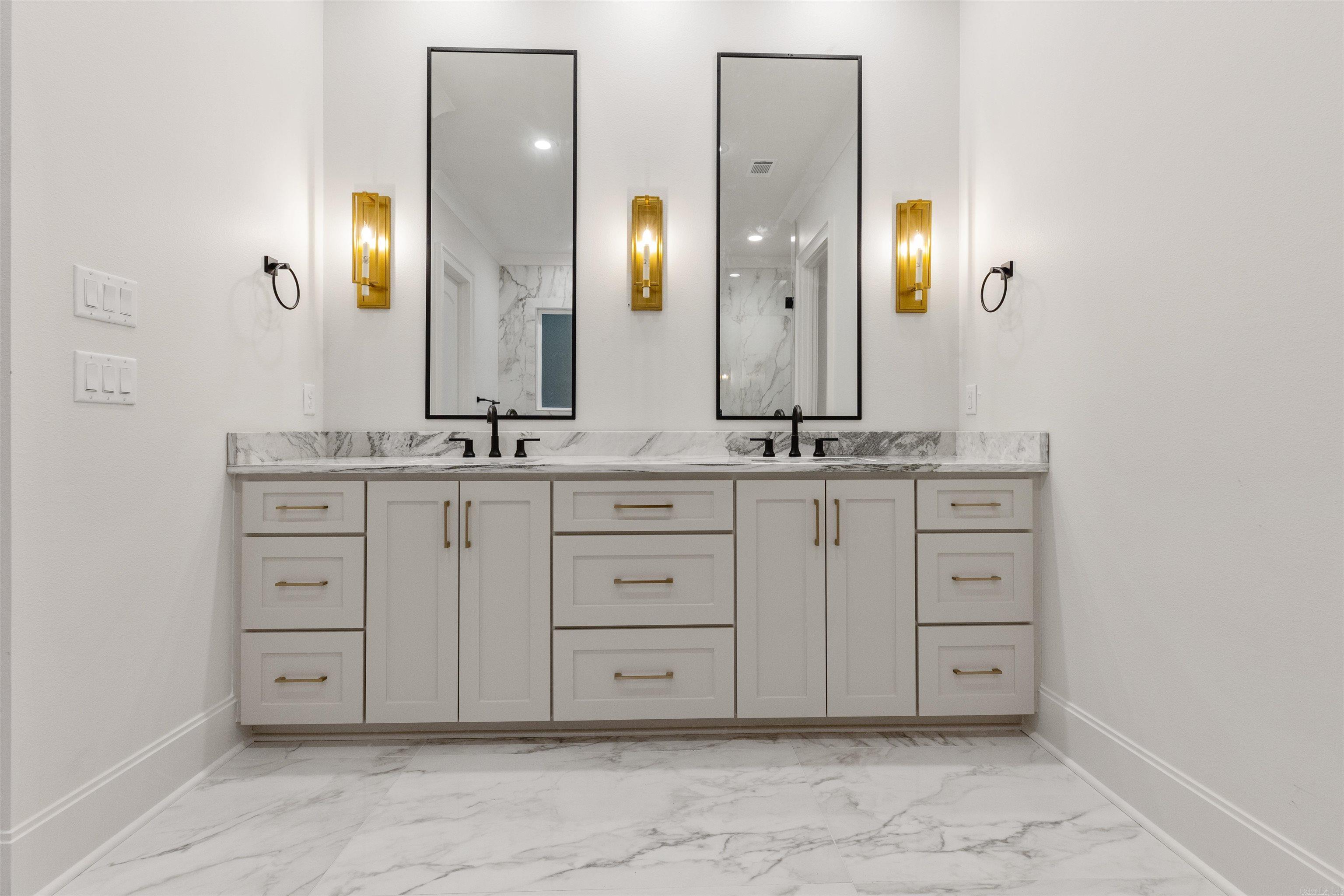 BEAR DEN ESTATES - Residential