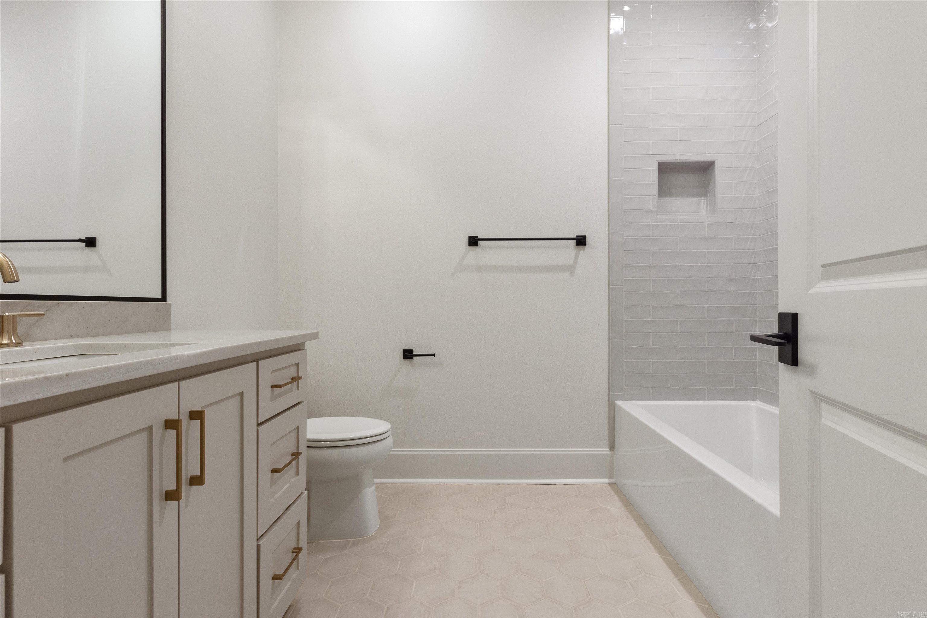 BEAR DEN ESTATES - Residential