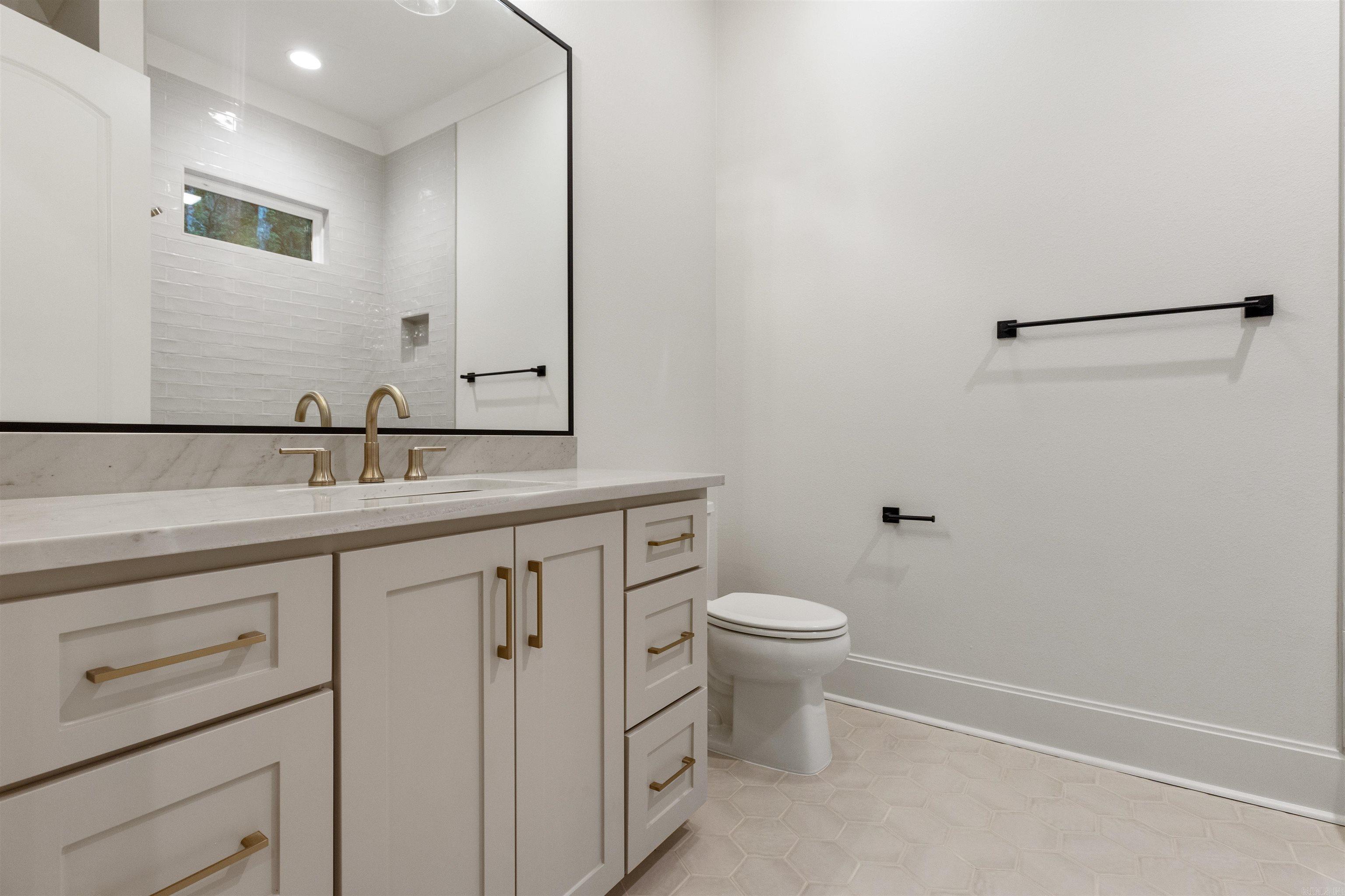 BEAR DEN ESTATES - Residential