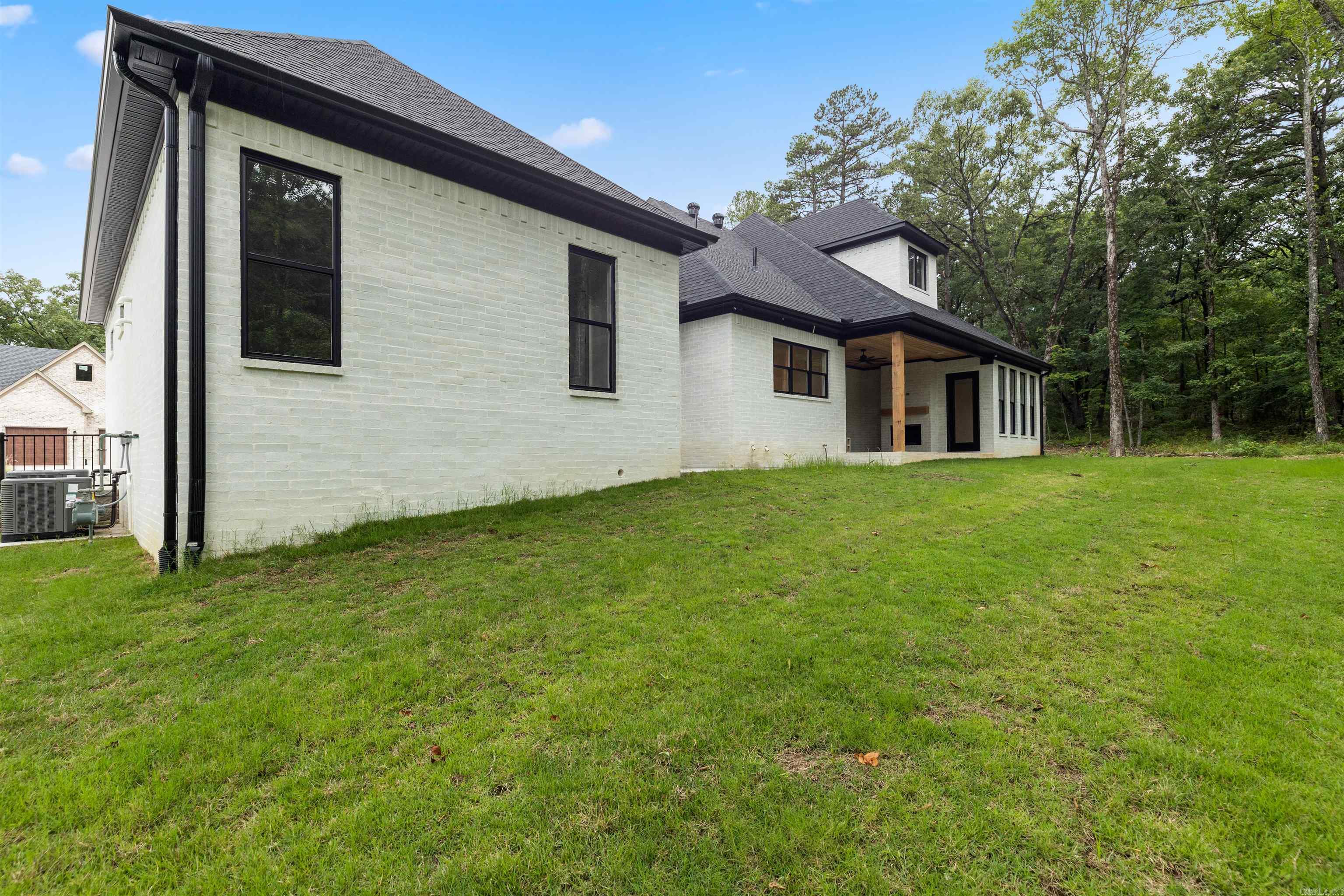 BEAR DEN ESTATES - Residential