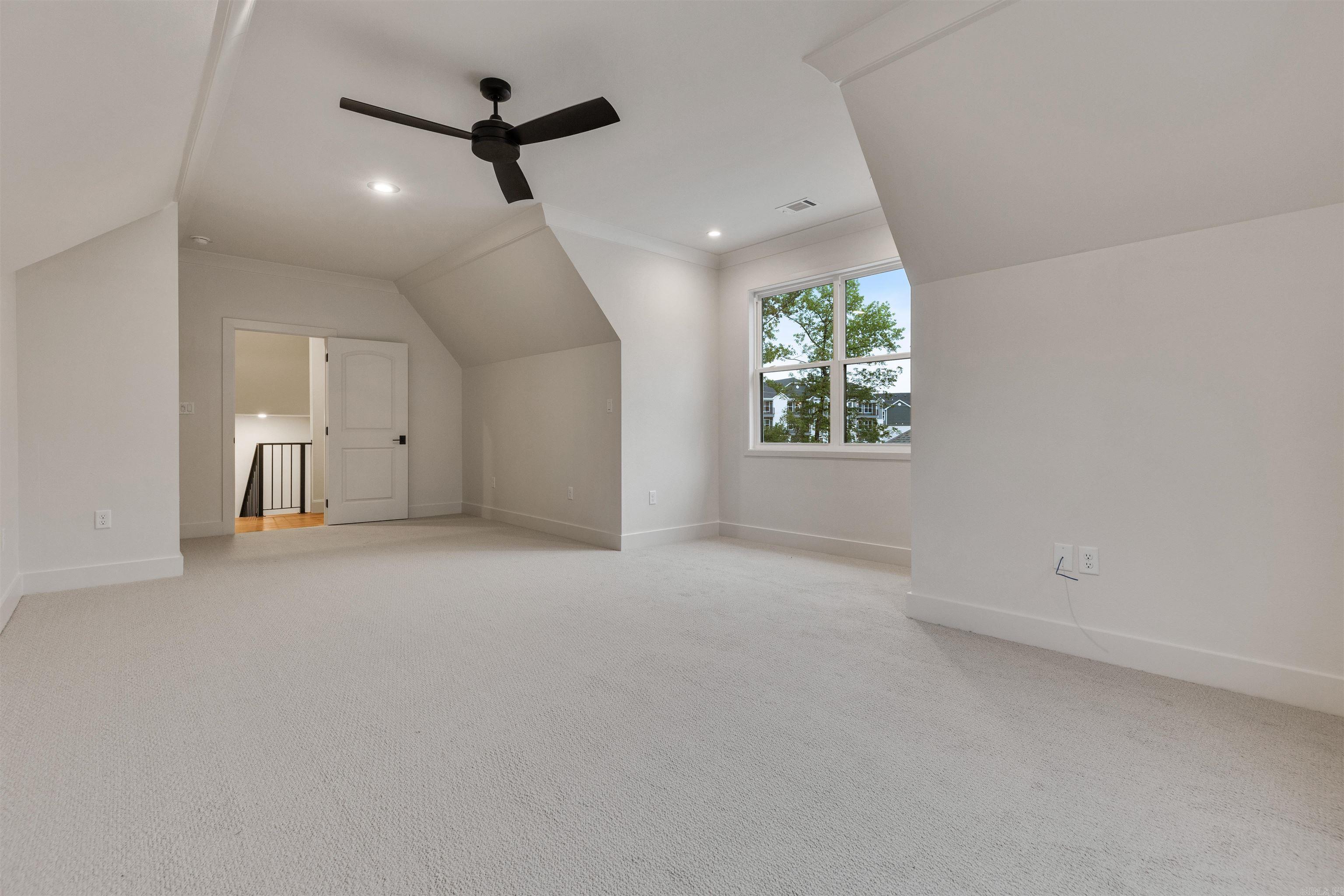 BEAR DEN ESTATES - Residential