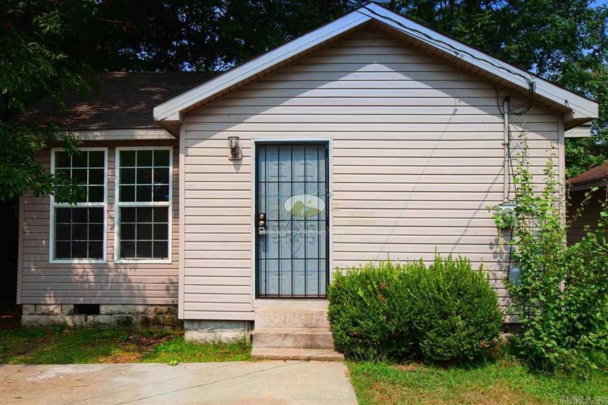 Cute little 2bd/1ba home in North Little Rock !  New updates through out new flooring and paint . New kitchen cabinets , and appliances .Easy access to the Interstate , close to Pulaski Tech College , come check it out !  Move in ready !