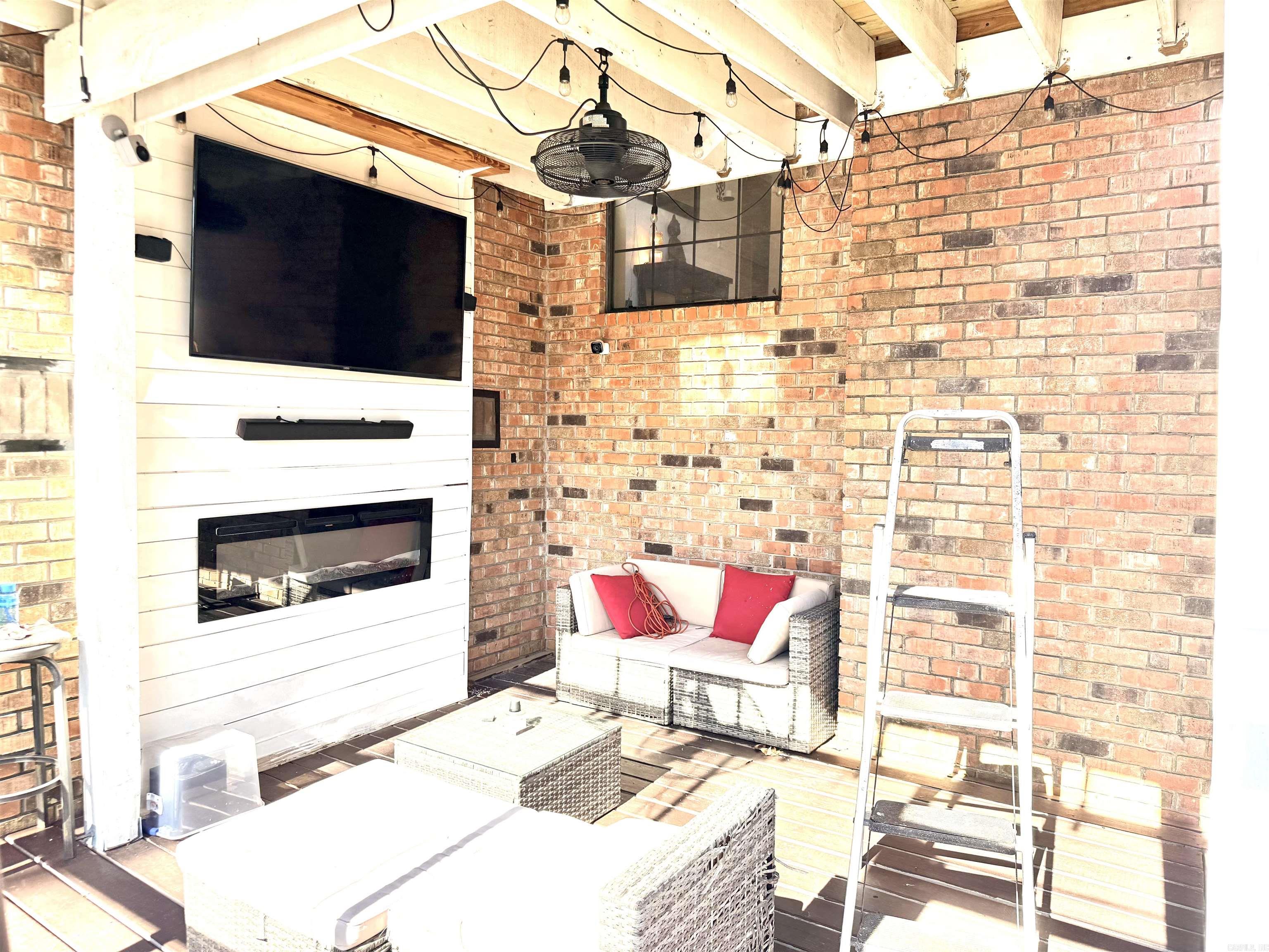 PINE HILLS PARK ADDN - Residential