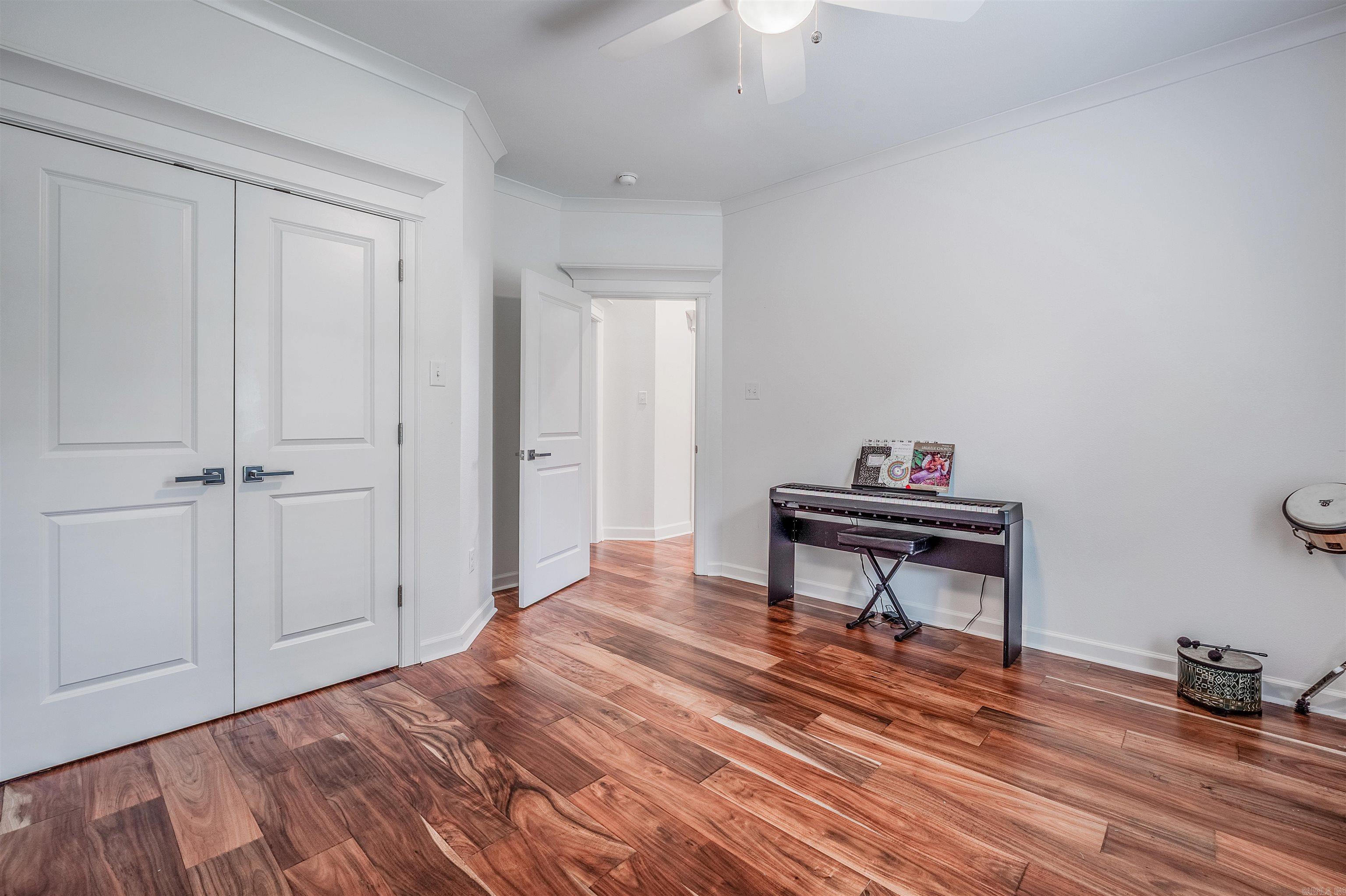 MAJESTIC POINTE - Residential