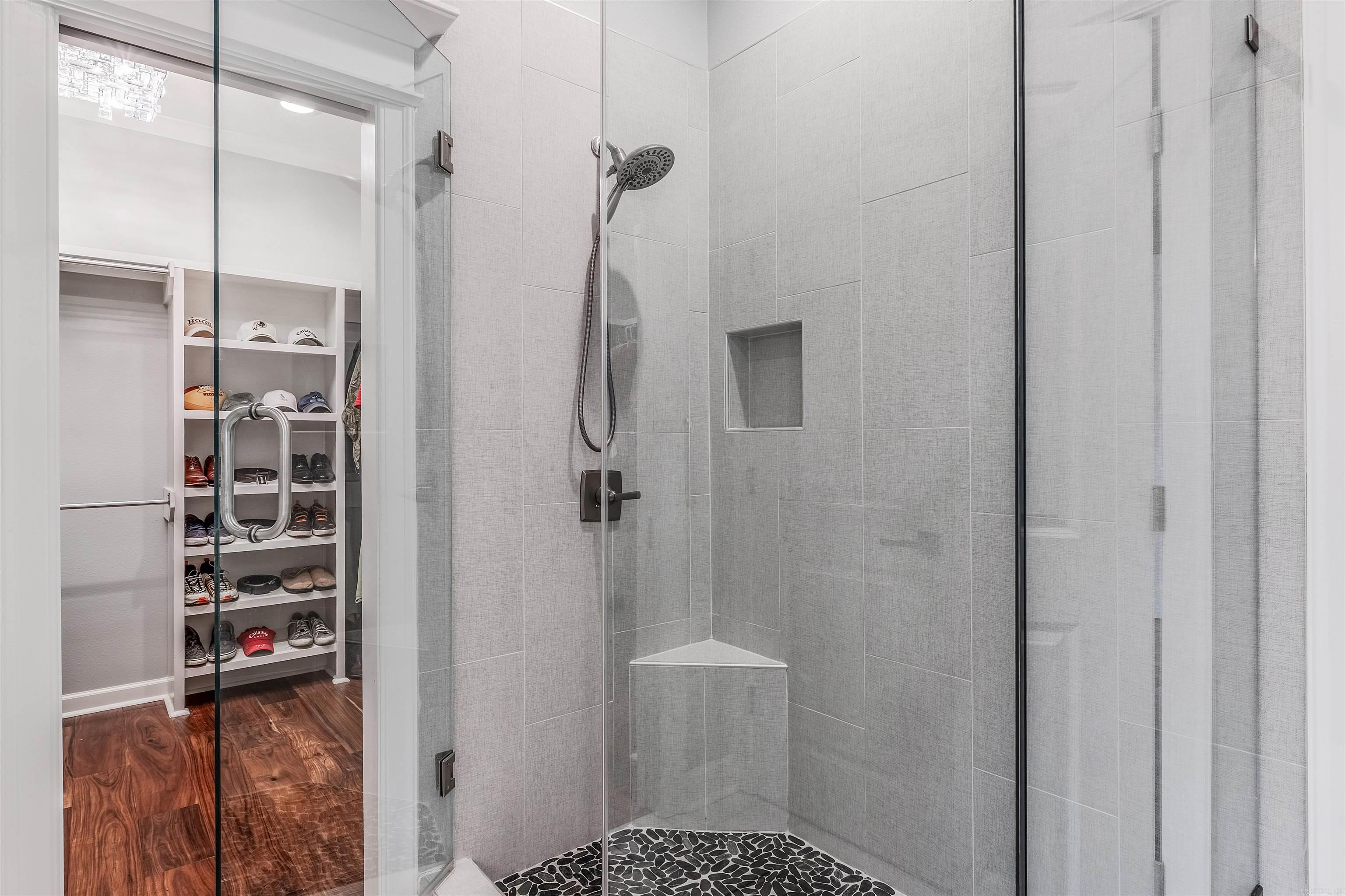 MAJESTIC POINTE - Residential