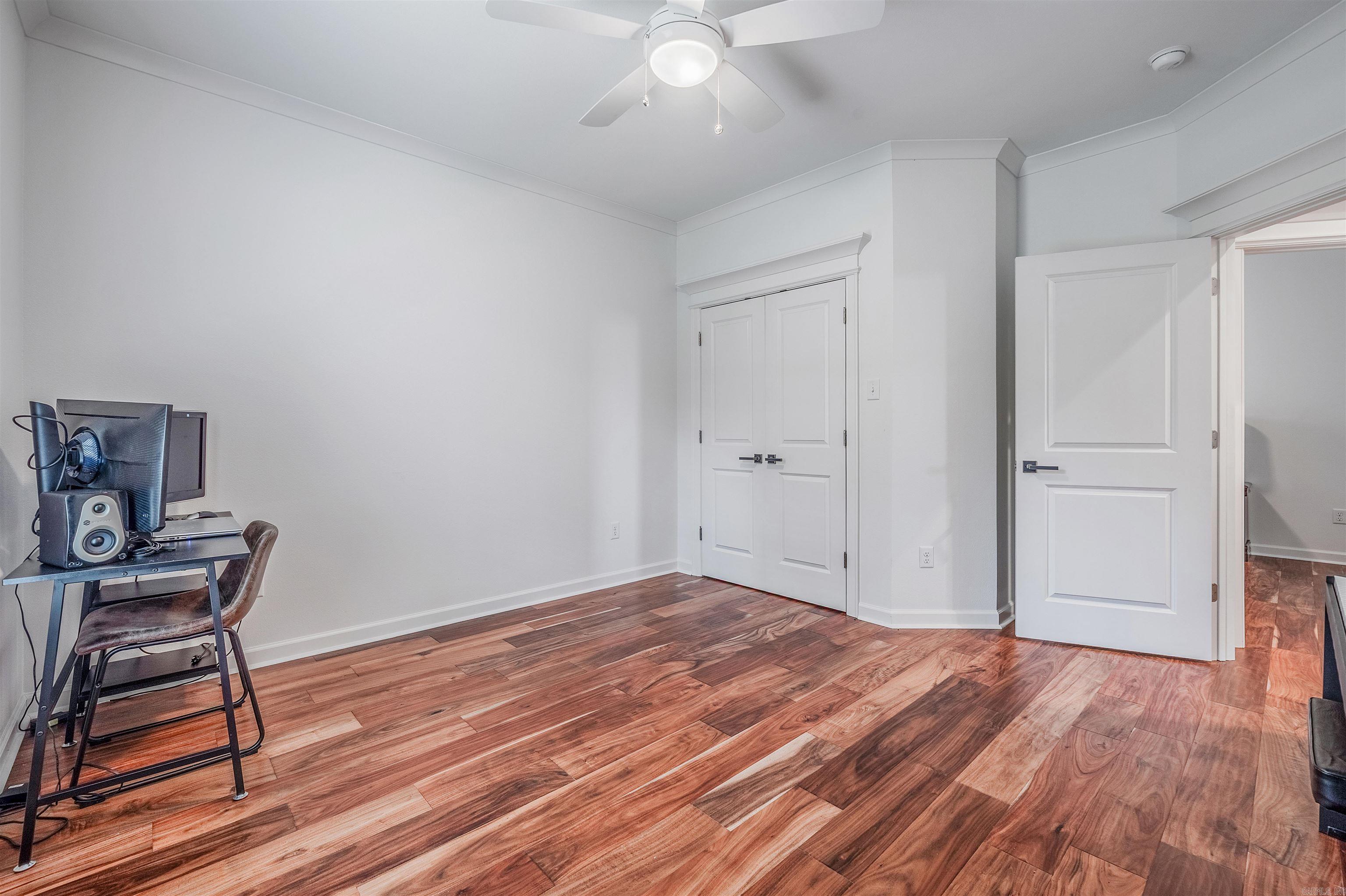 MAJESTIC POINTE - Residential
