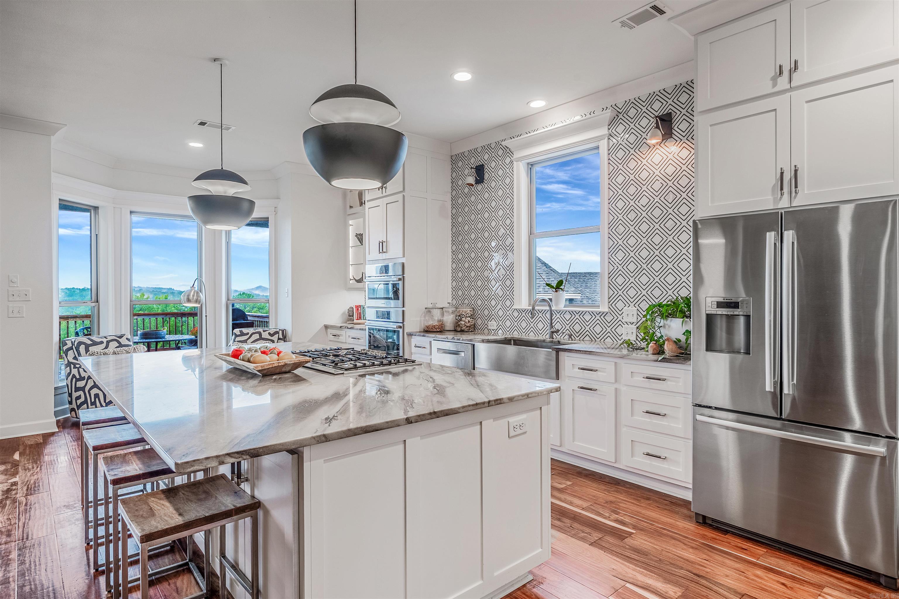 MAJESTIC POINTE - Residential