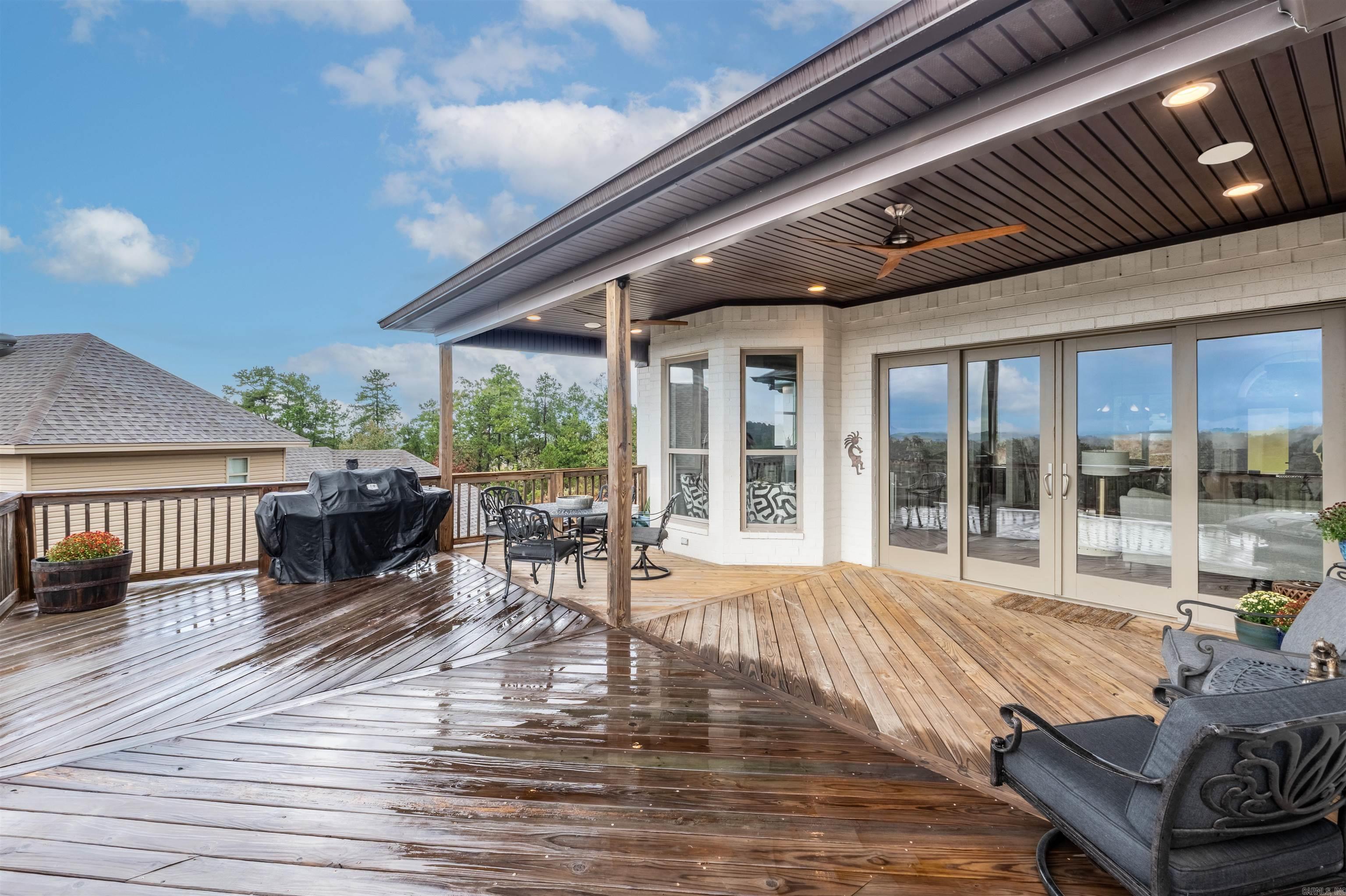 MAJESTIC POINTE - Residential