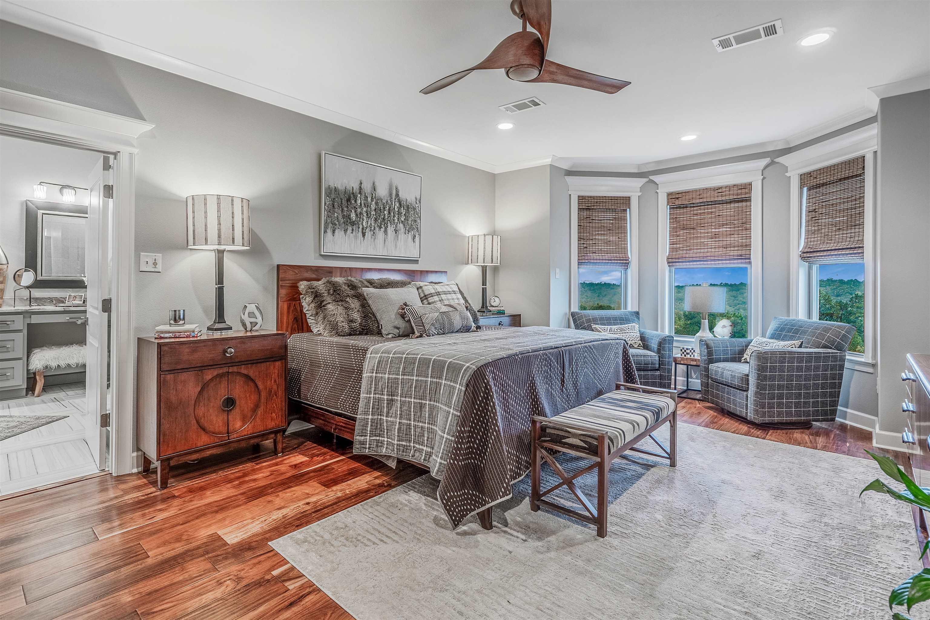 MAJESTIC POINTE - Residential