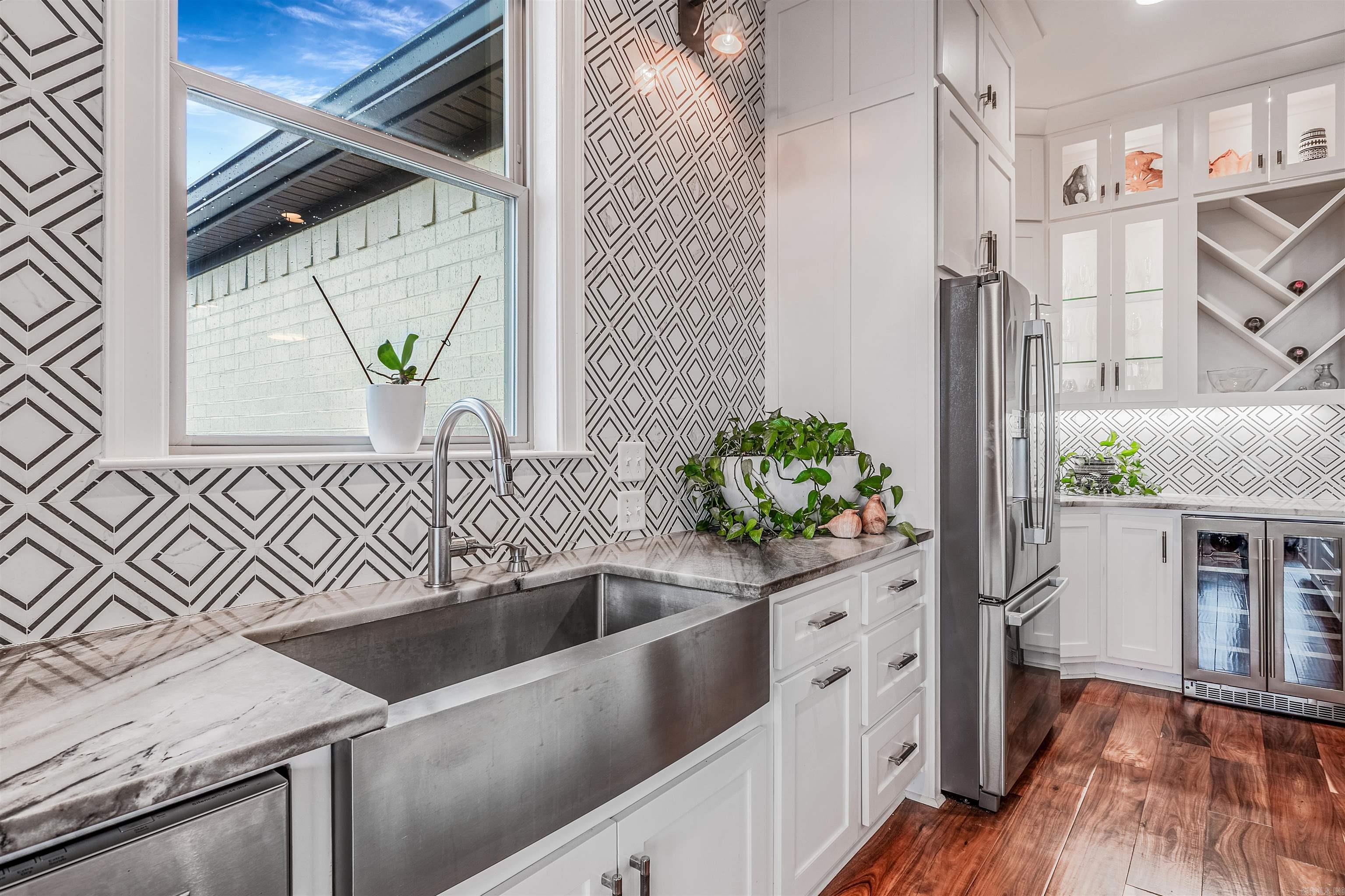 MAJESTIC POINTE - Residential