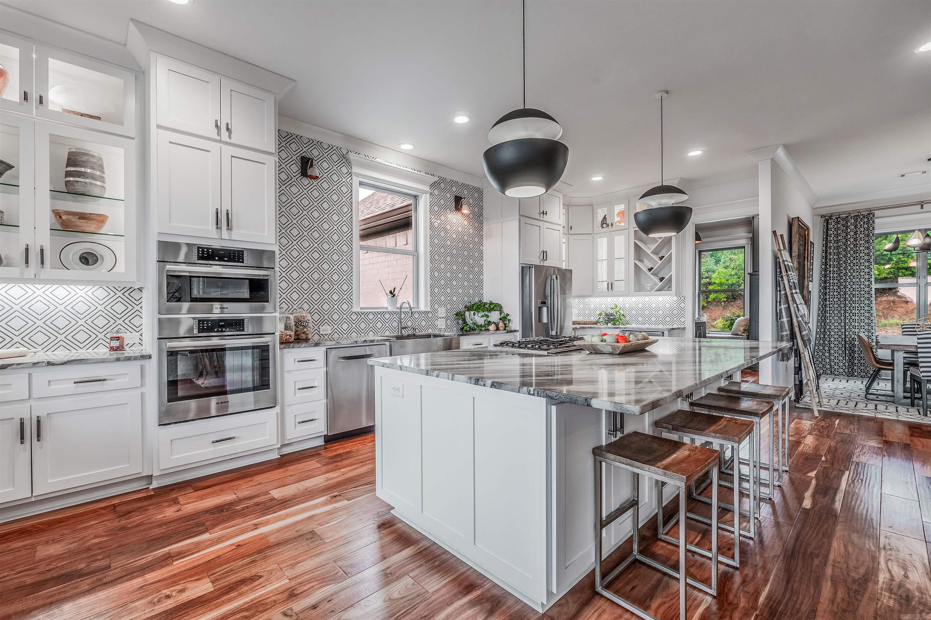 MAJESTIC POINTE - Residential