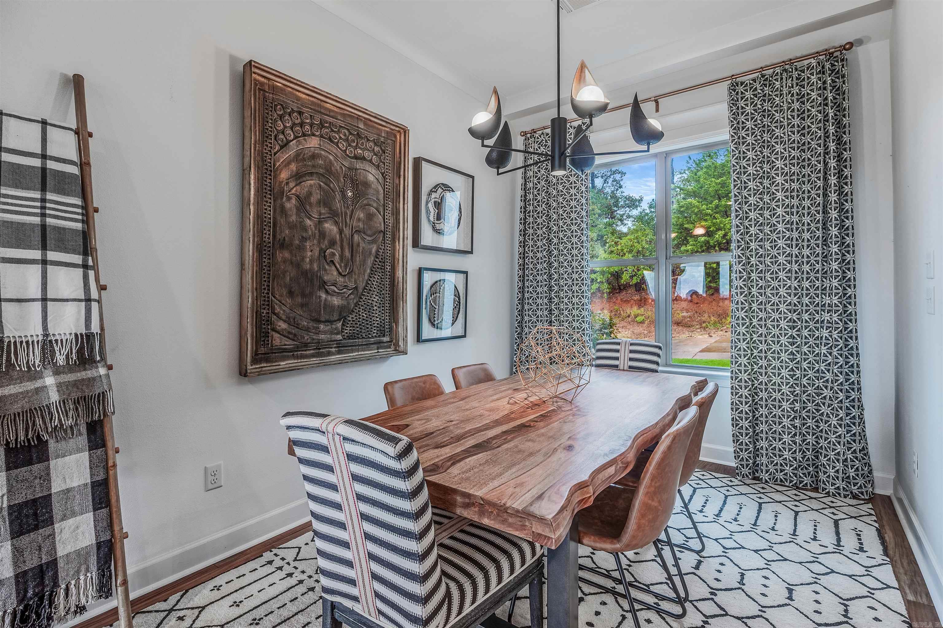 MAJESTIC POINTE - Residential