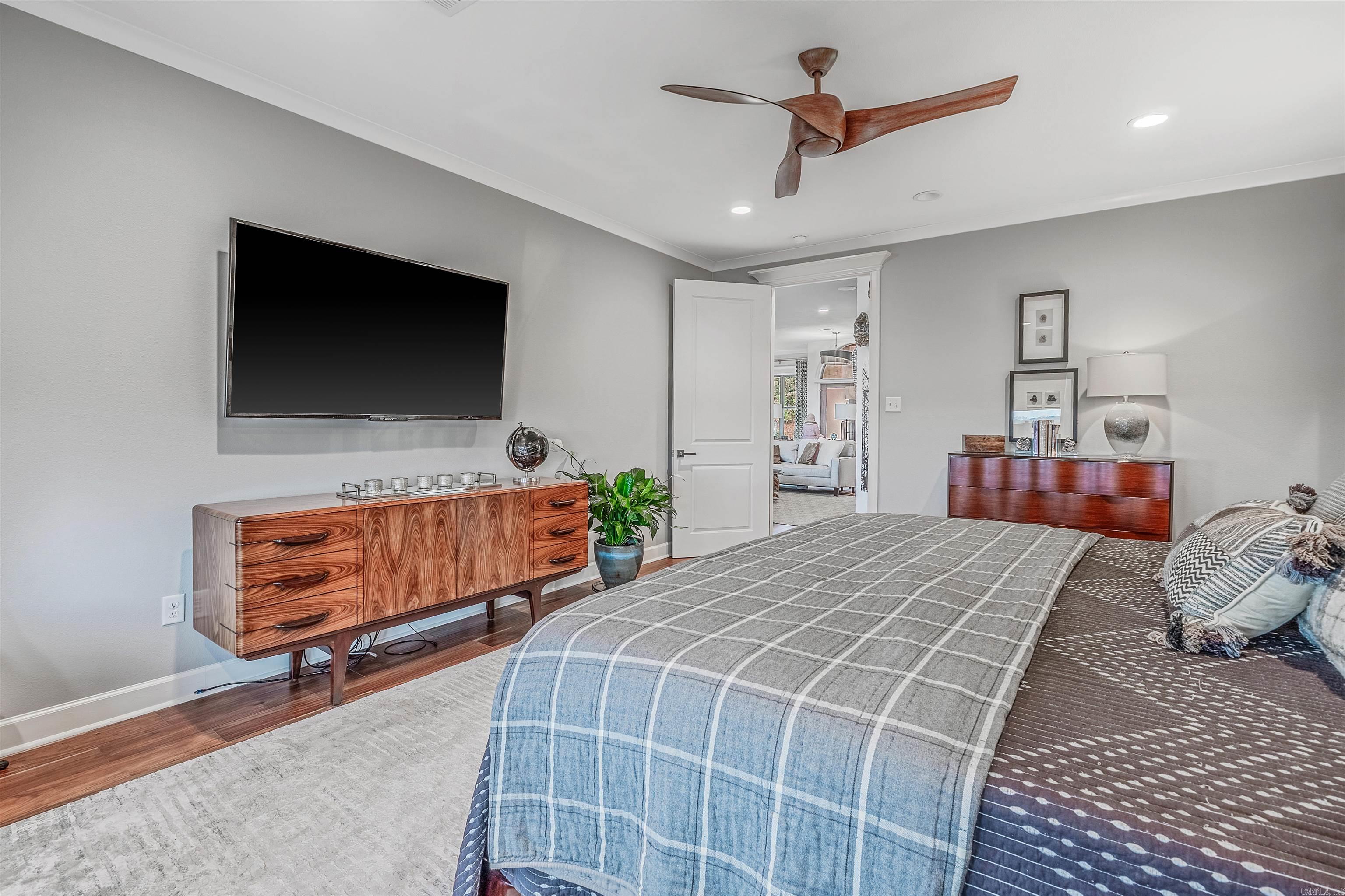 MAJESTIC POINTE - Residential