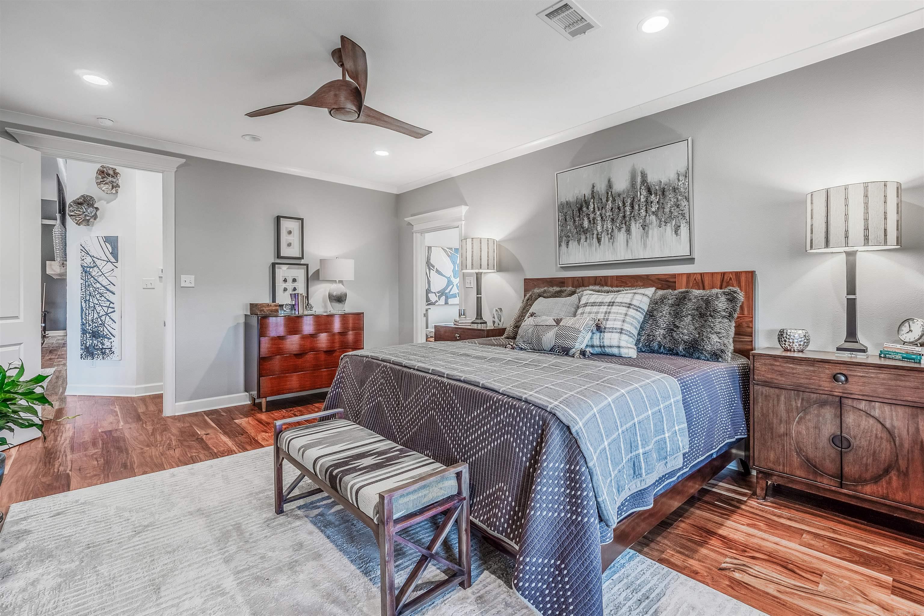 MAJESTIC POINTE - Residential