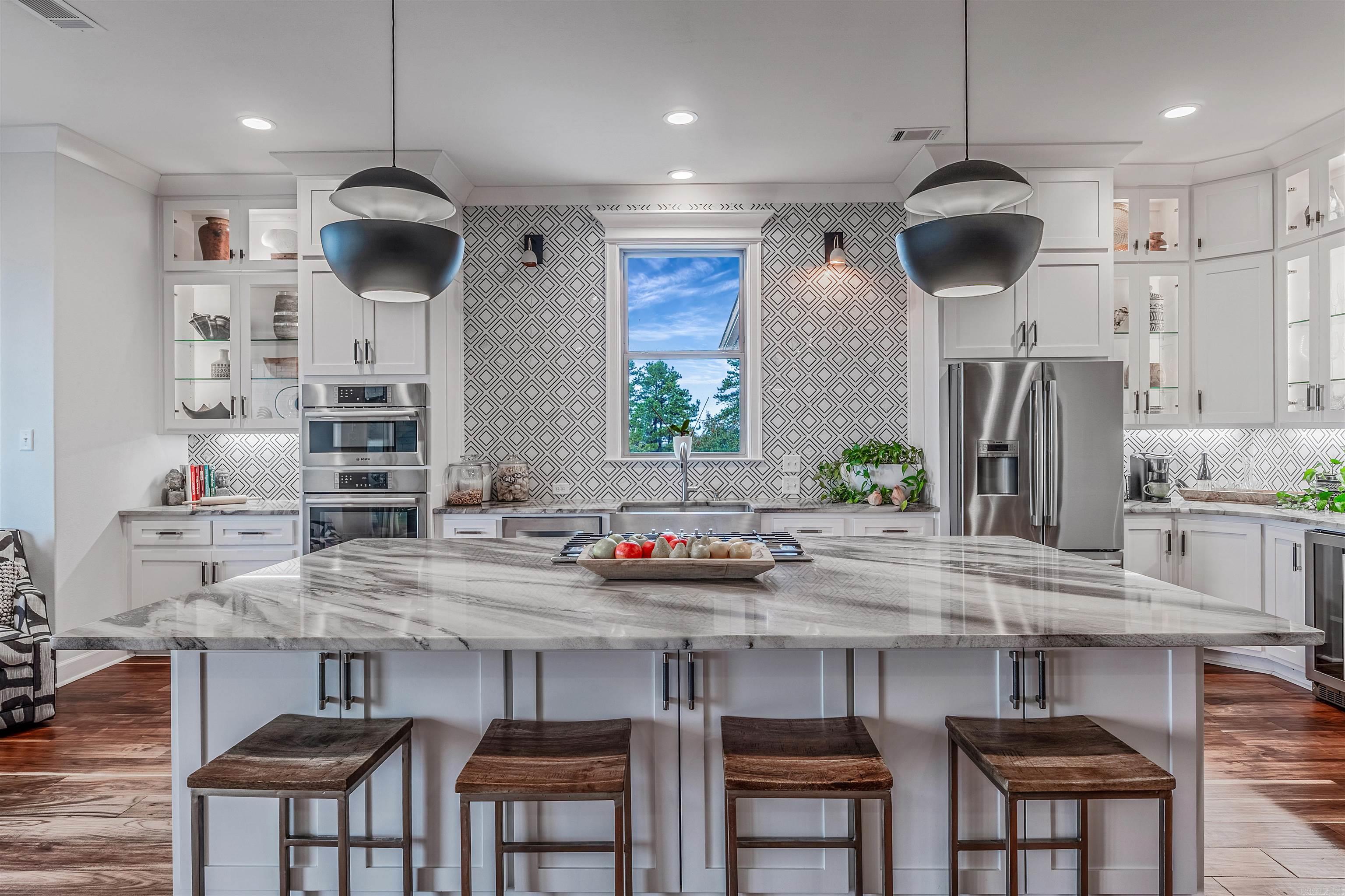 MAJESTIC POINTE - Residential