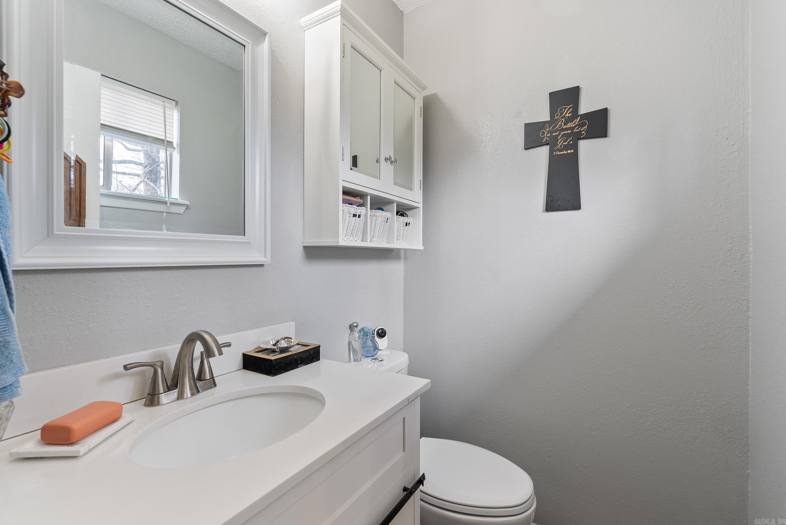 TOWERING OAKS - Residential