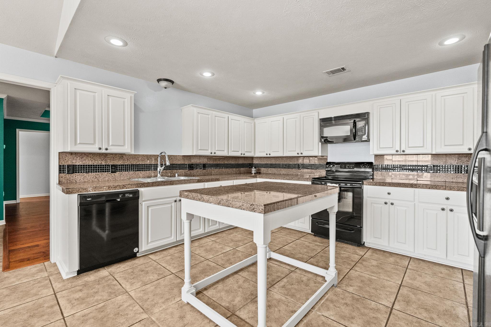 WADESFIELD - Residential