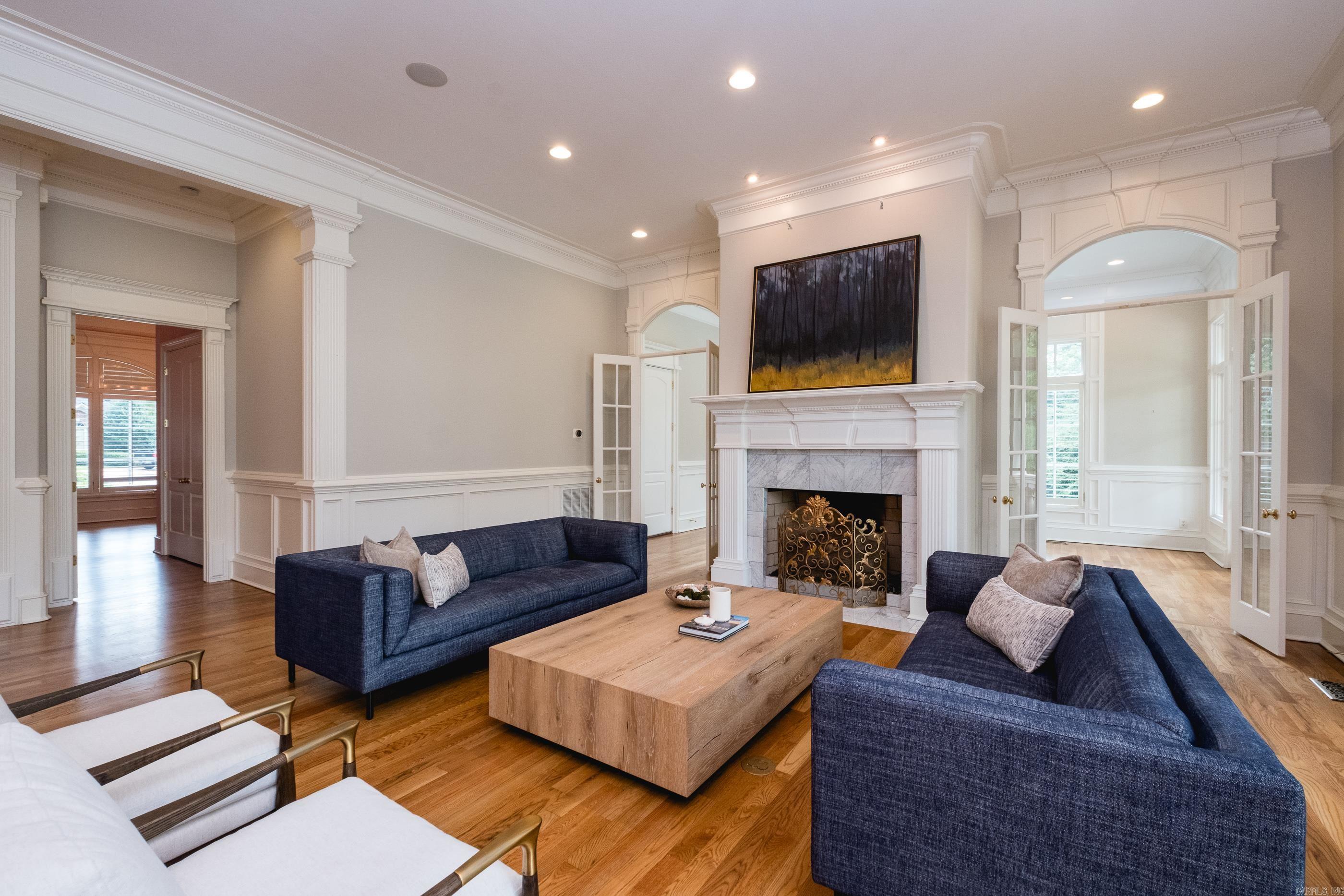 CHENAL VALLEY CHENAL CIRCLE - Residential