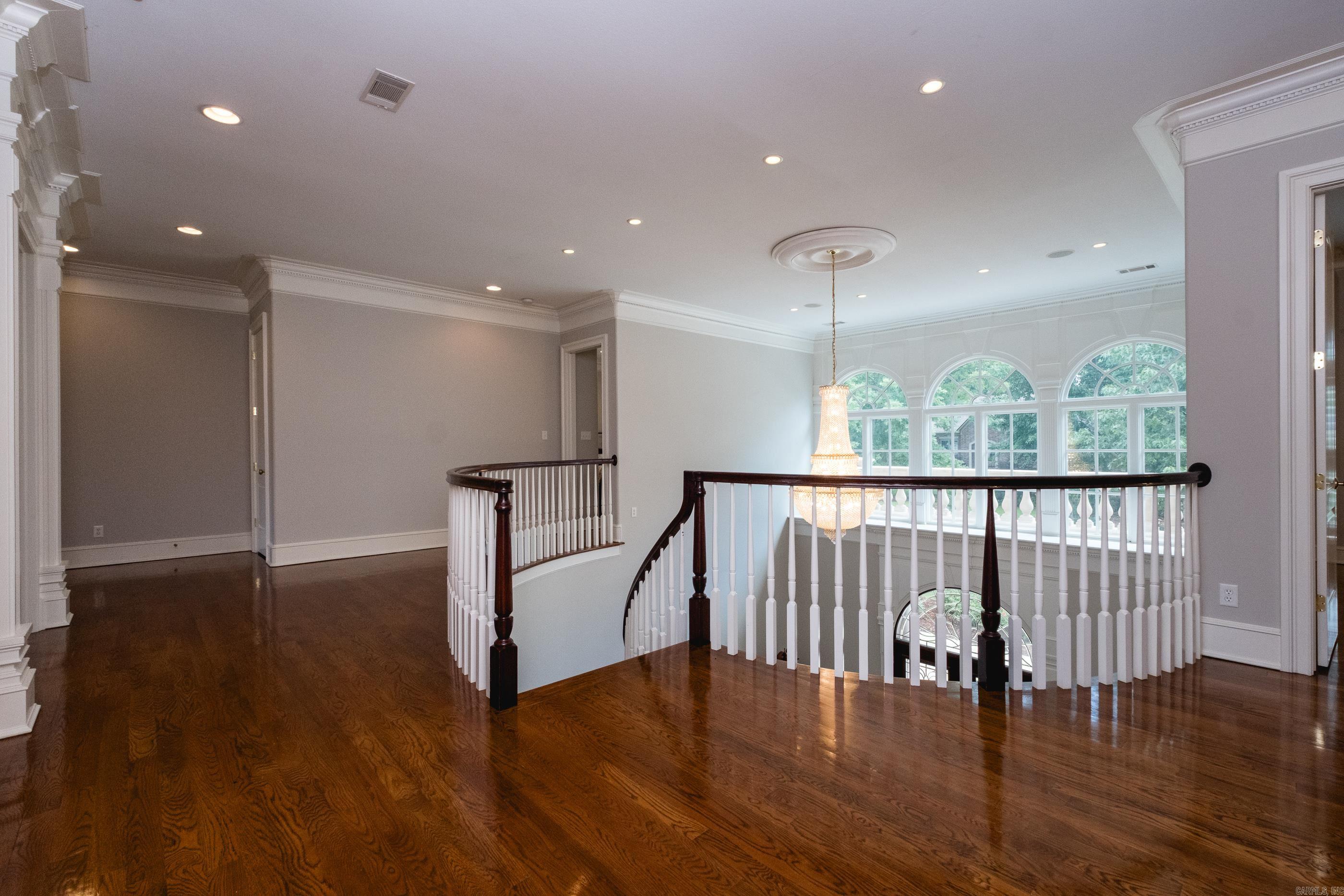 CHENAL VALLEY CHENAL CIRCLE - Residential